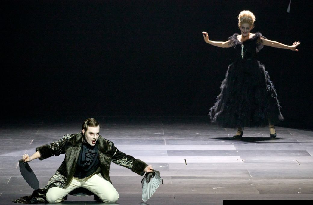 Daniel Jenz (Der Kavalier) und Stephanie Houtzeel (Die Dame) © Michael Pöhn | Wiener Staatsoper
