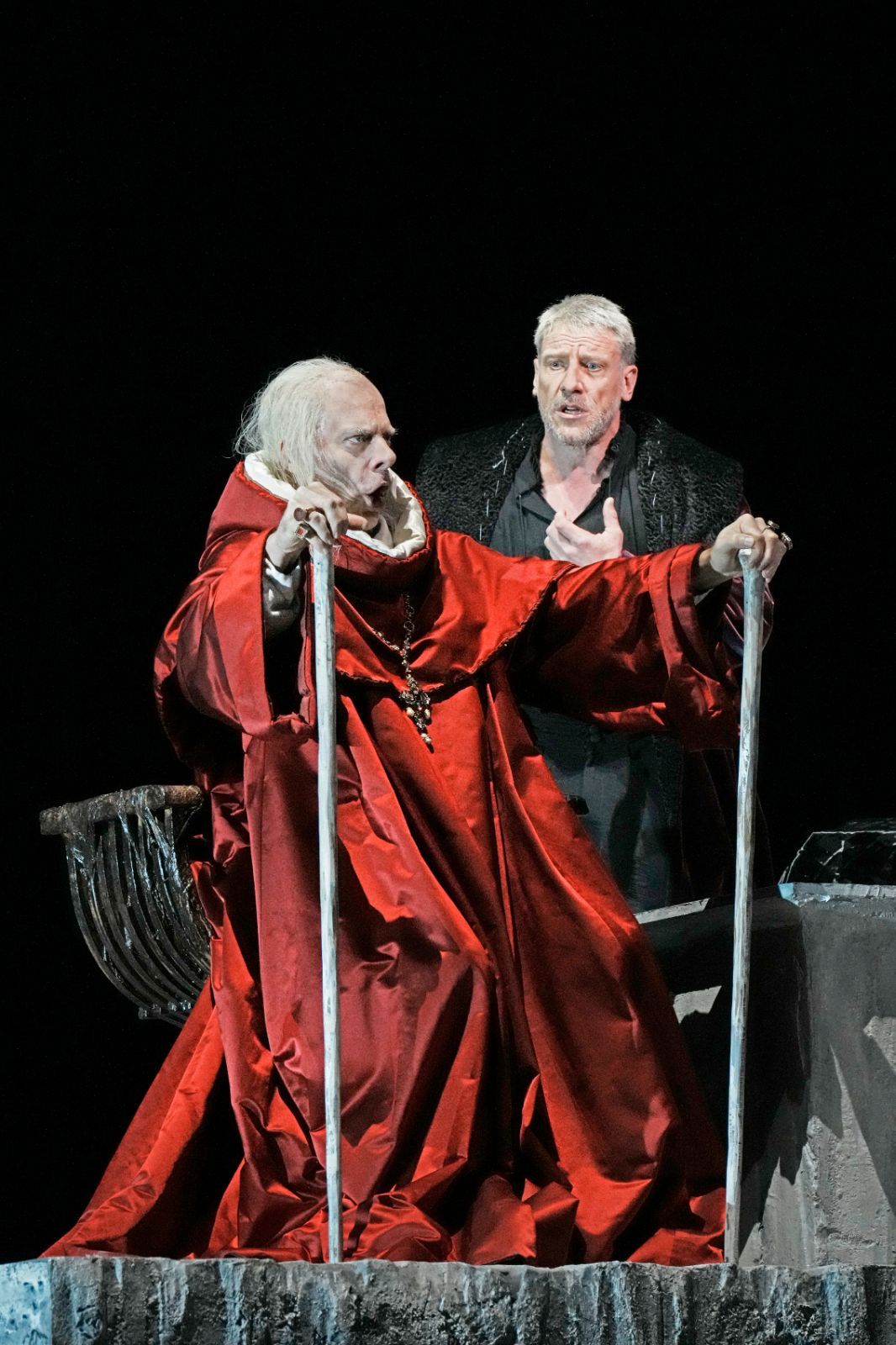 John Relyea (Grand Inquisitor) and Günther Groissböck (Filippo) &copy; Ken Howard | Met Opera
