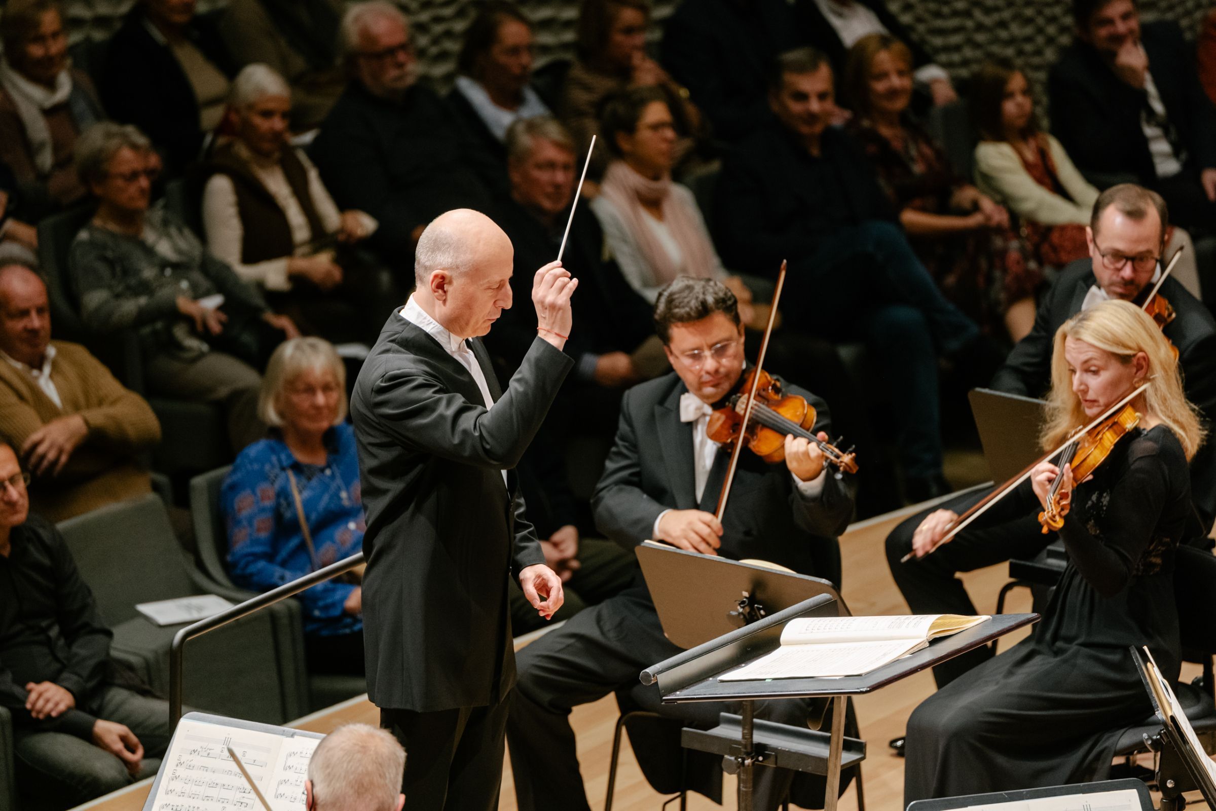 Paavo Järvi conducts the Tonhalle-Orchester Zürich © Daniel Dittus
