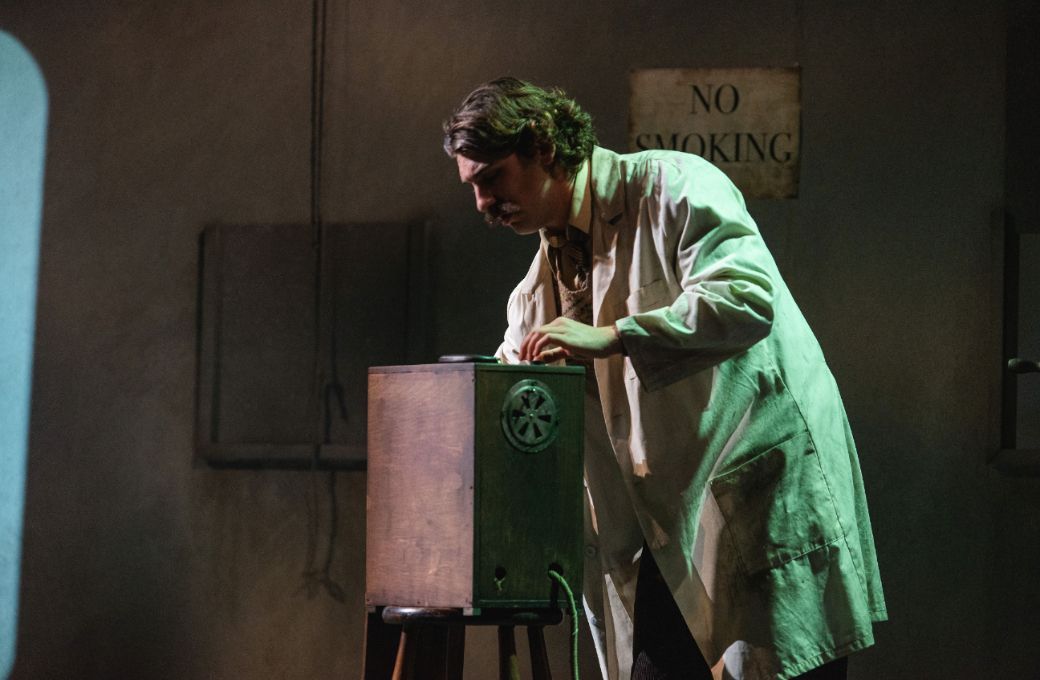 Patrick Dow (Des Grieux) in <i>Le Portrait de Manon</i> &copy; David Monteith-Hodge