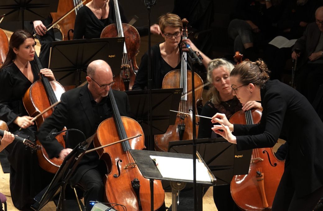 Elena Schwarz conducts the BBC Philharmonic &copy; BBC Philharmonic