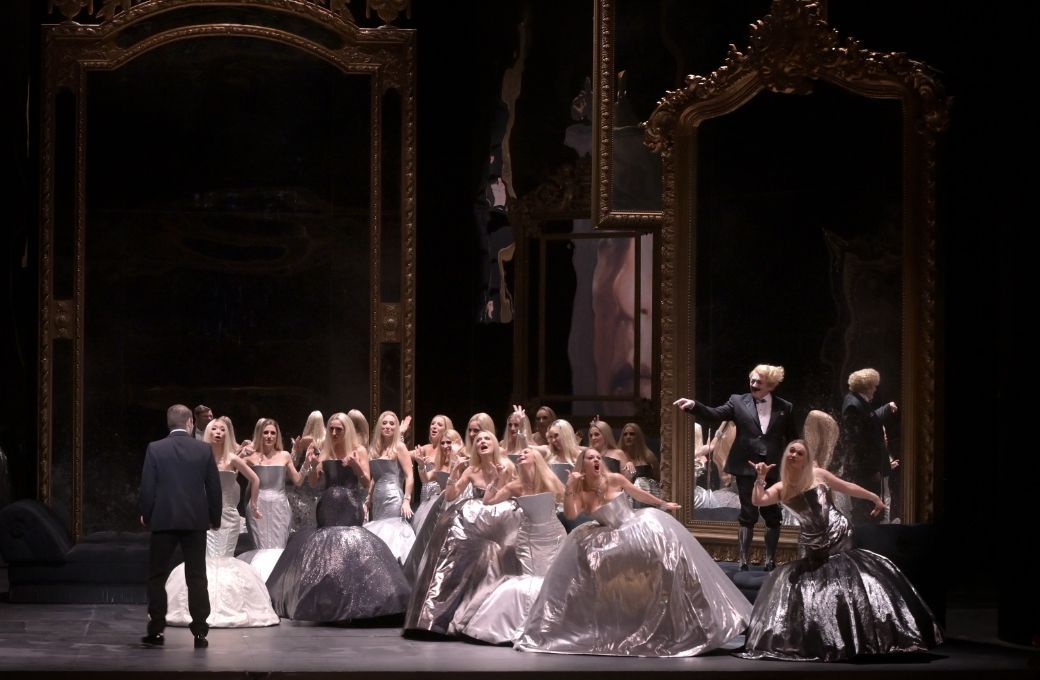 <i>La P&eacute;richole</i> Act 2 &copy; Vincent Pontet