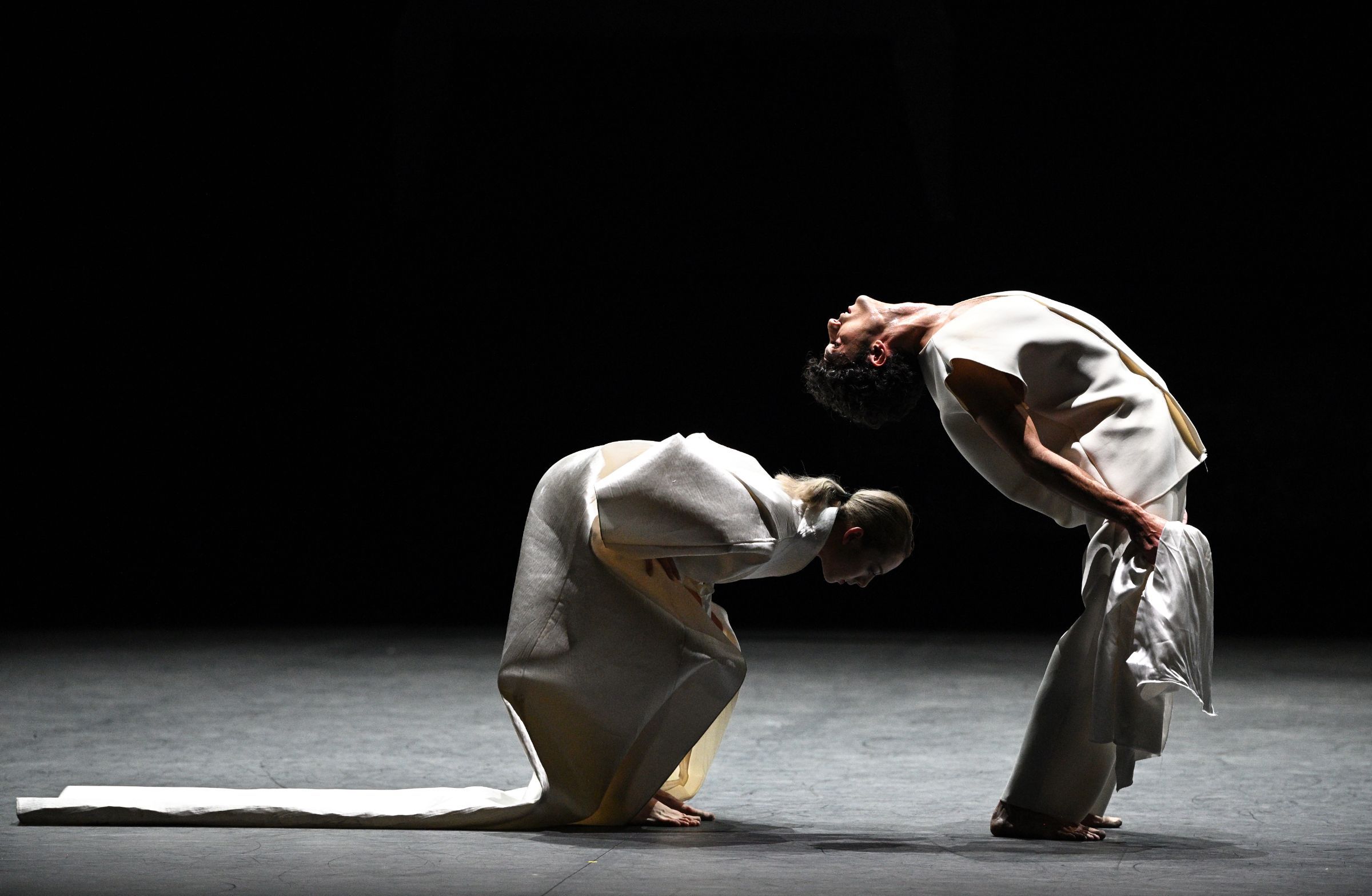 Emily Suzuki and Fernando Carratalá Coloma in Mats Ek's <i>The Rite of Spring</i> © Laurent Liotardo