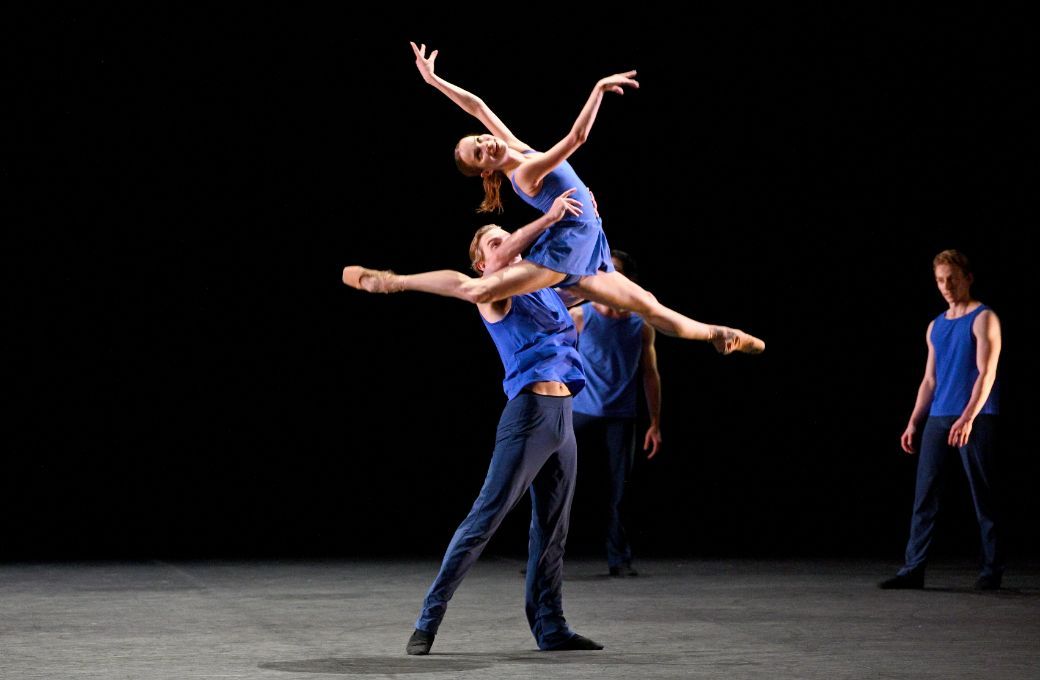 Katja Khaniukova and Henry Dowden in Stina Quagebeur's <i>Take Five Blues</i> © Laurent Liotardo
