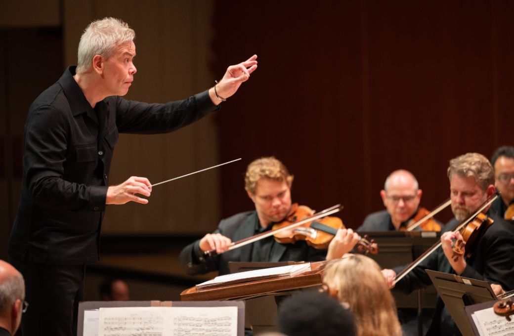 Hannu Lintu conducts the Atlanta Symphony Orchestra © Rand Lines