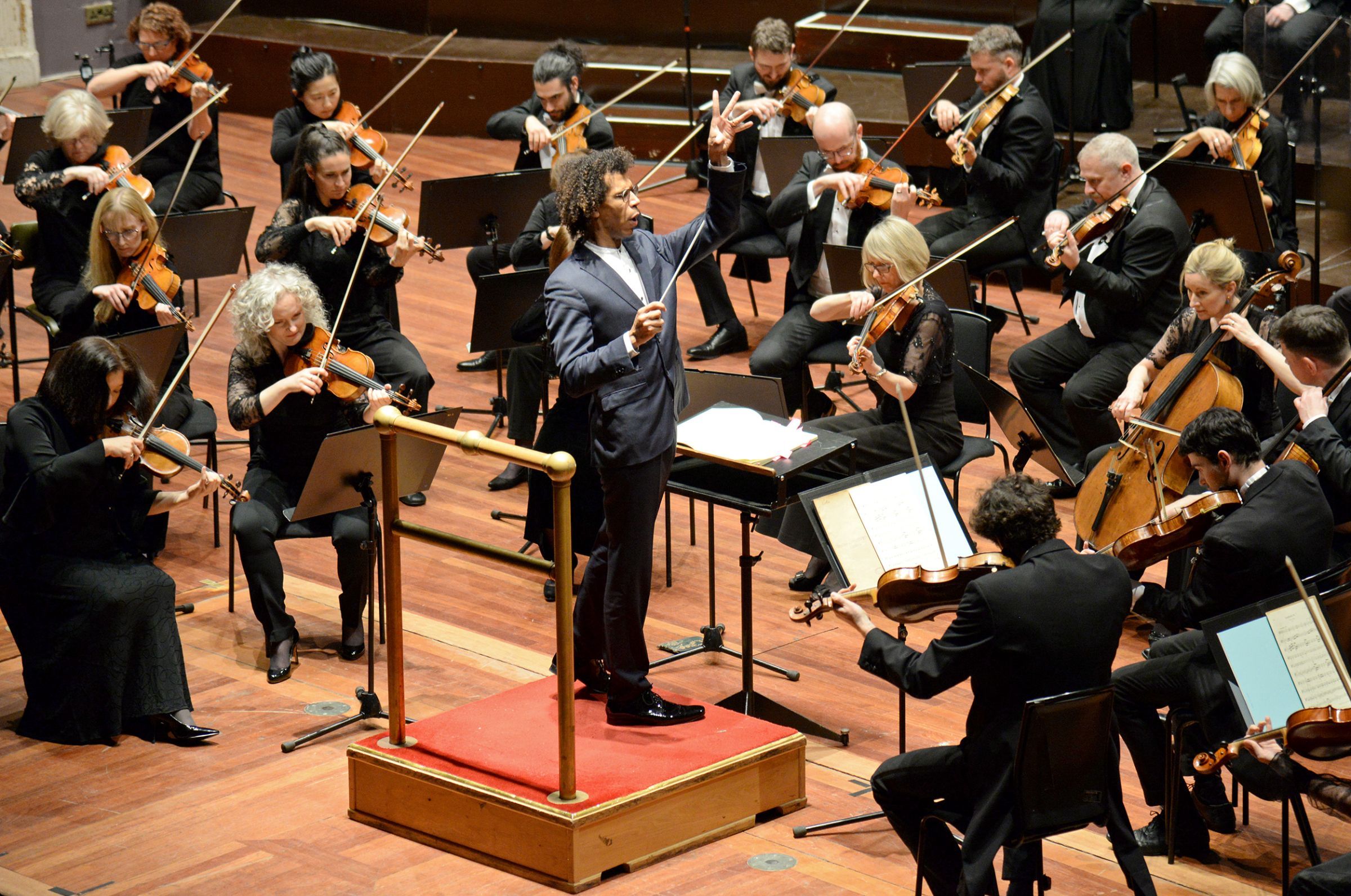 Jonathon Heyward conducts the Royal Scottish National Orchestra &copy; Jessica Cowley