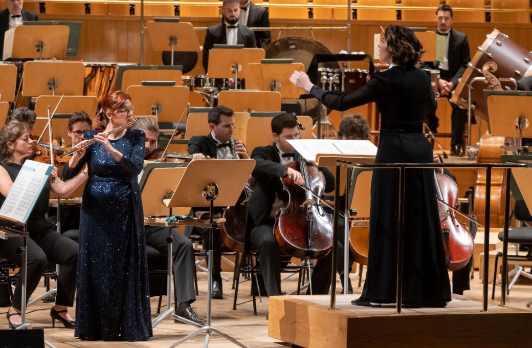 Juana Guillem y Alondra de la Parra durante el concierto © OCNE