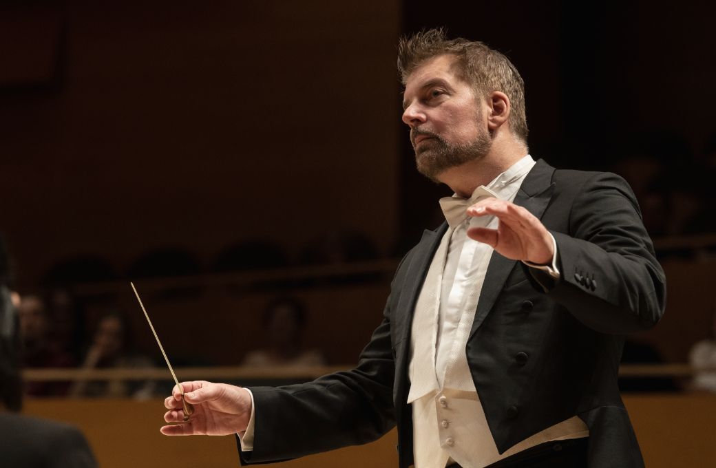 Matthias Pintscher al frente de la OBC &copy; May Zircus | L'Auditori