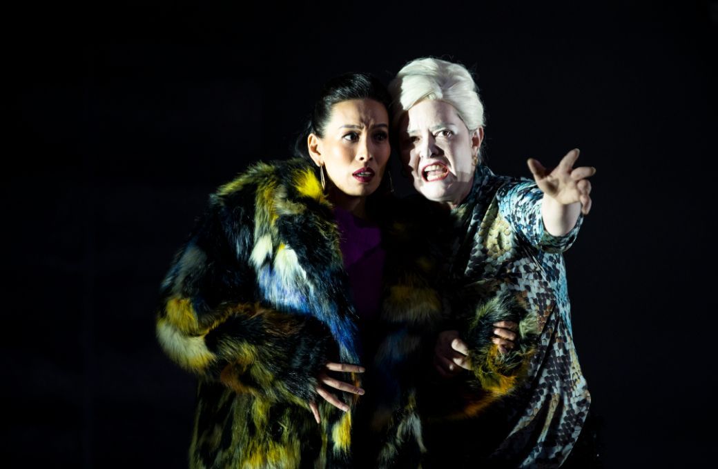Cathy-Di Zhang (Cr&eacute;use) and Catherine Carby (M&eacute;d&eacute;e) &copy; Cassandra Hannagan