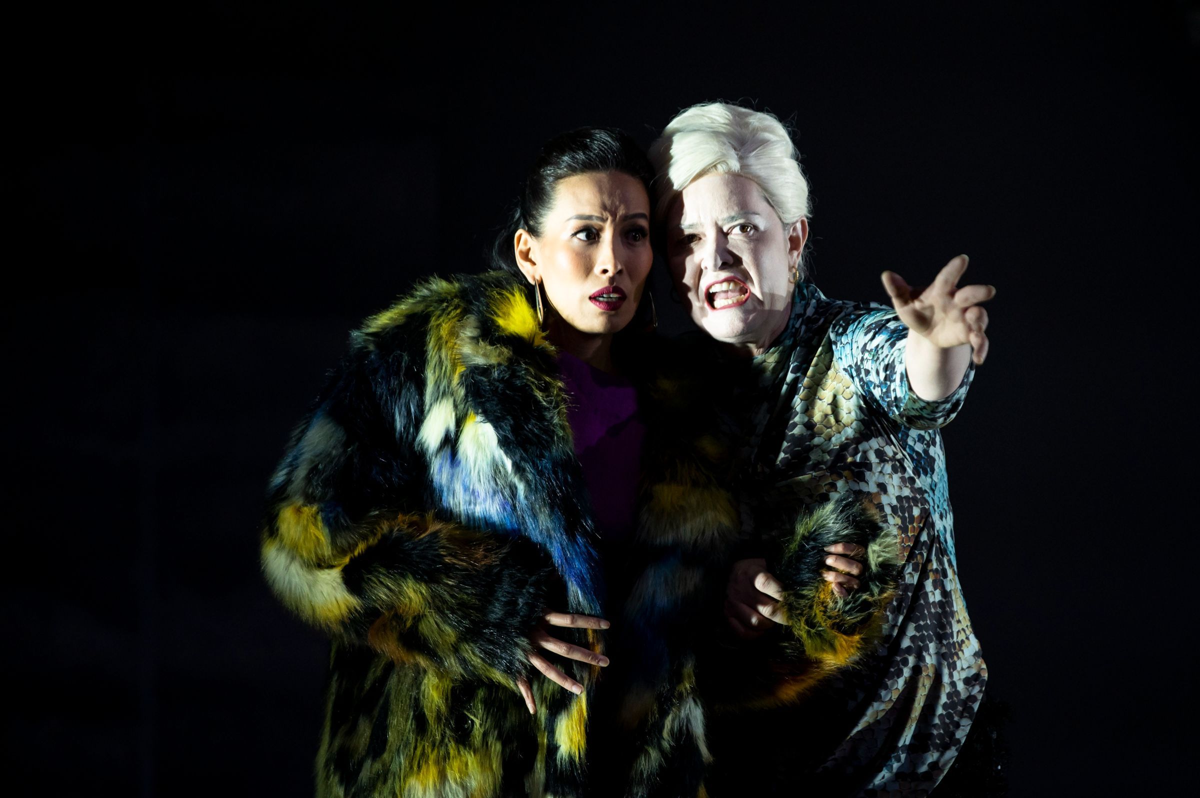 Cathy-Di Zhang (Créuse) and Catherine Carby (Médée) &copy; Cassandra Hannagan