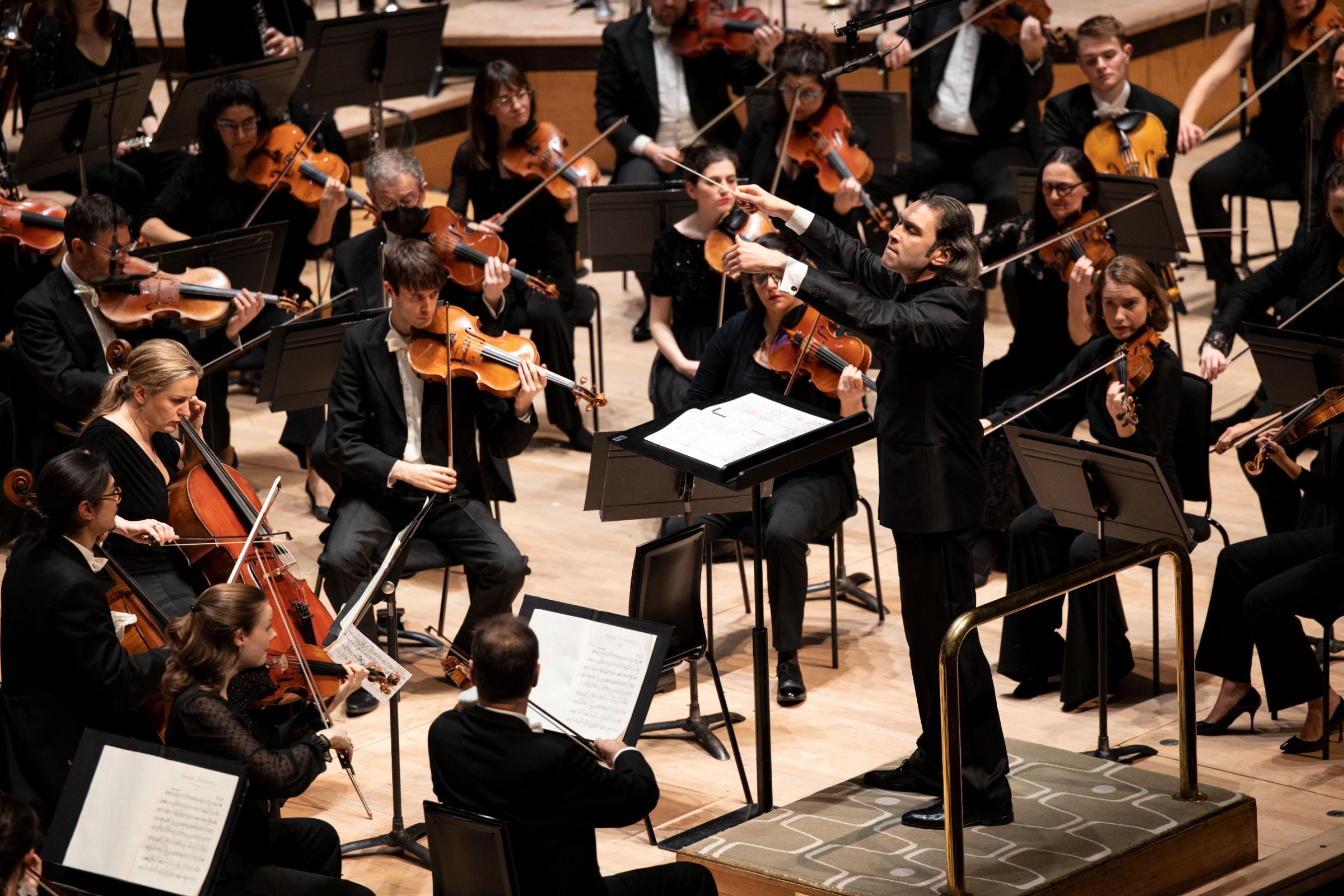 Vladimir Jurowski conducts the London Philharmonic Orchestra &copy; London Philharmonic Orchestra