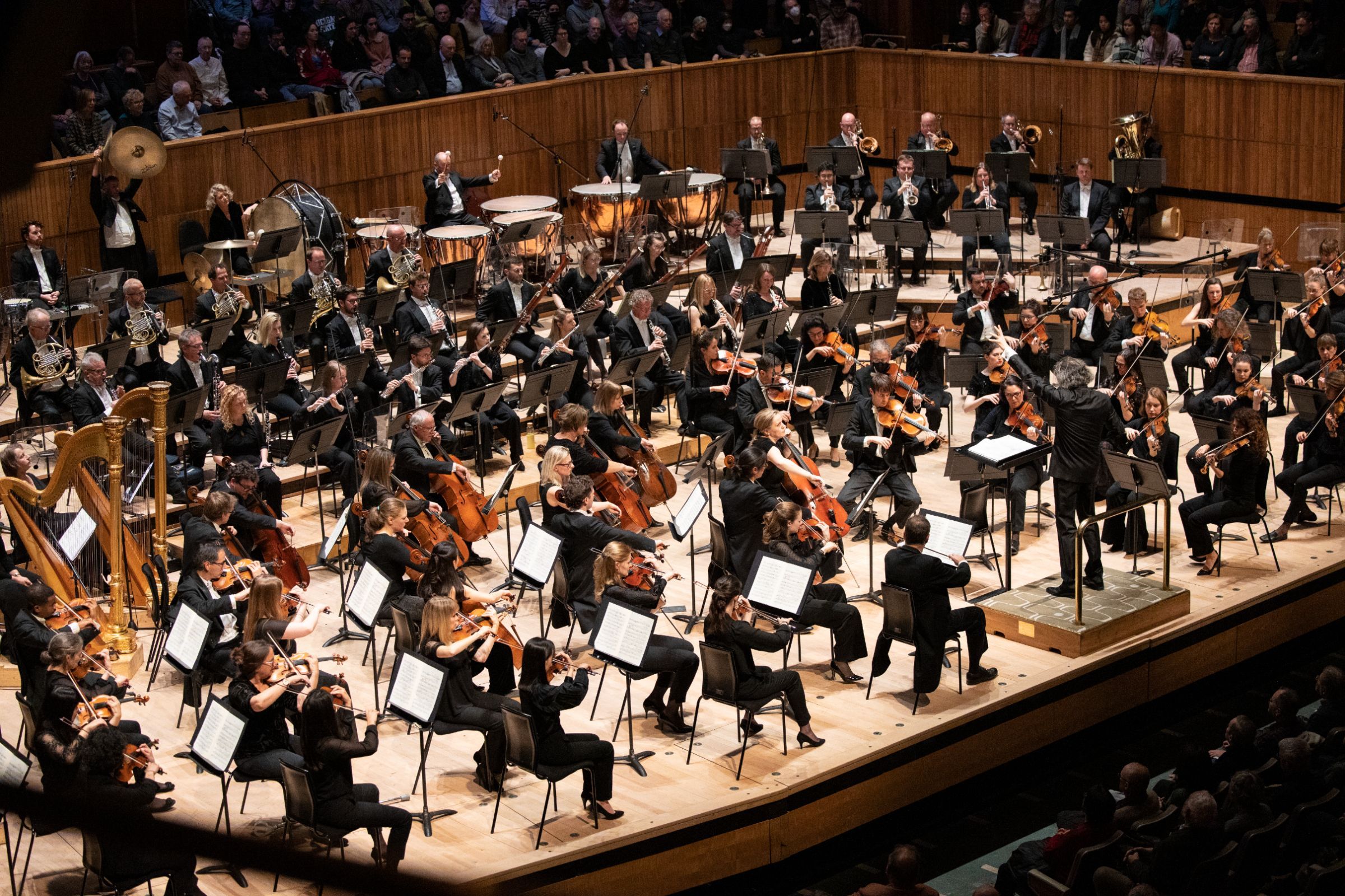Vladimir Jurowski conducts the London Philharmonic Orchestra &copy; London Philharmonic Orchestra