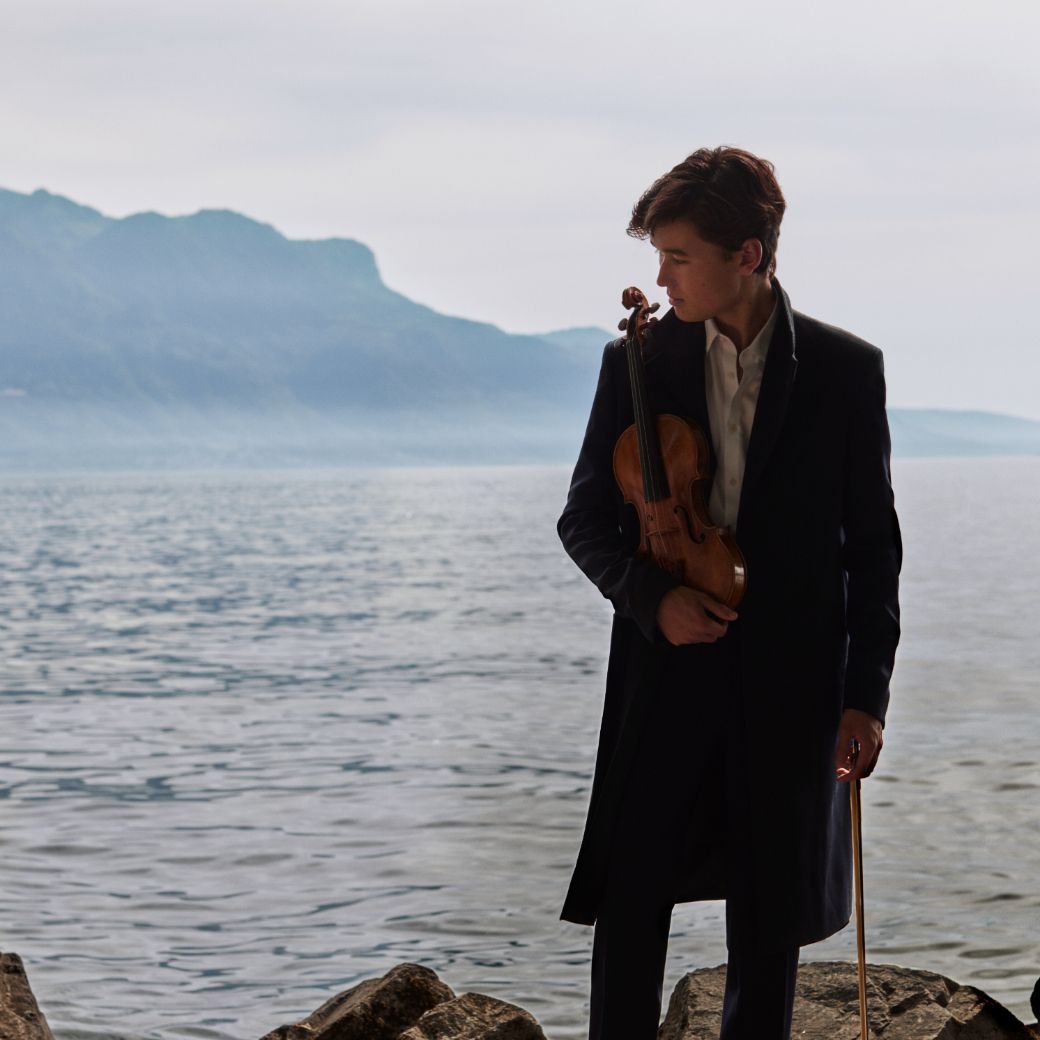 Daniel Lozakovich © Johan Sandberg / Deutsche Grammophon