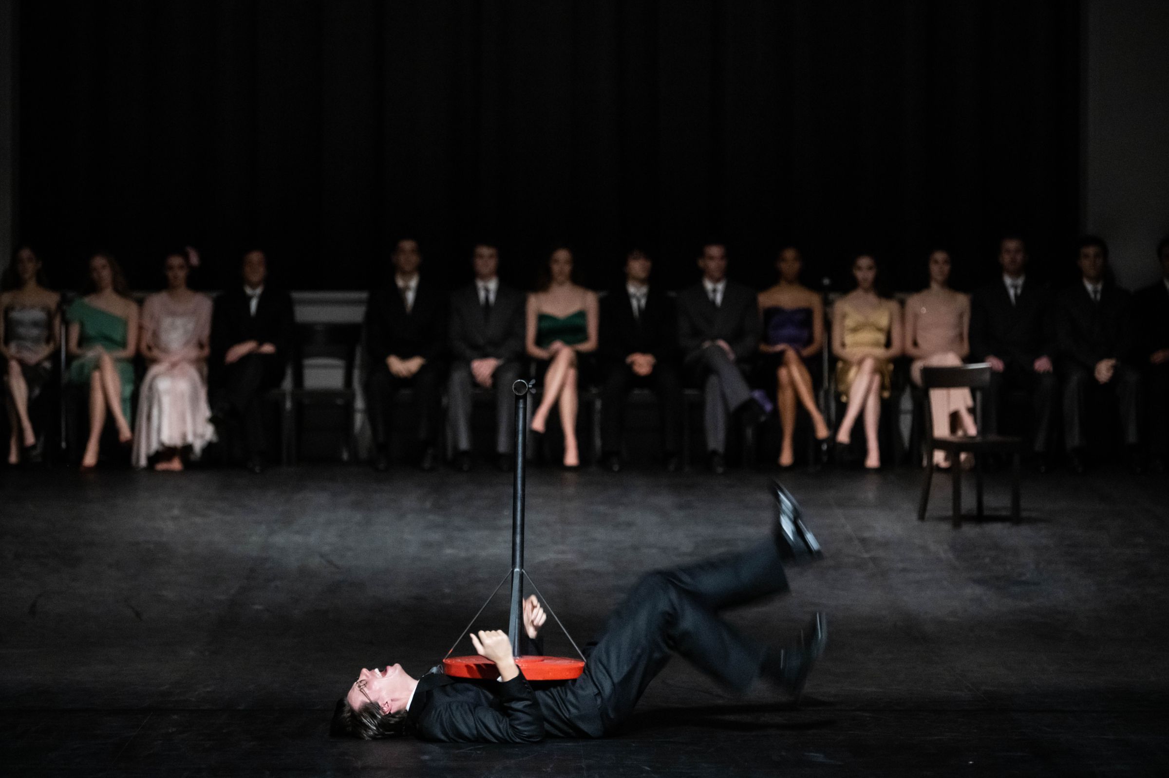<i>Kontakthof</i> à l'Opéra de Paris &copy; Julien Benhamou / Opéra national de Paris