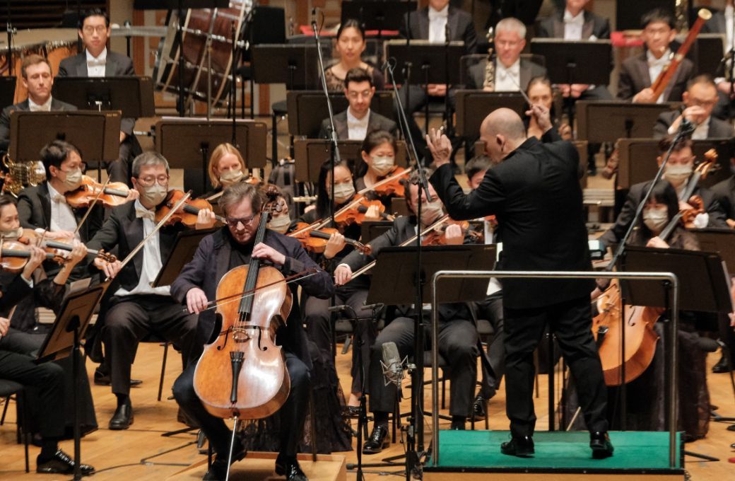 Jan Vogler, Jaap van Zweden and the Hong Kong Philharmonic © Ka Lam | HK Phil