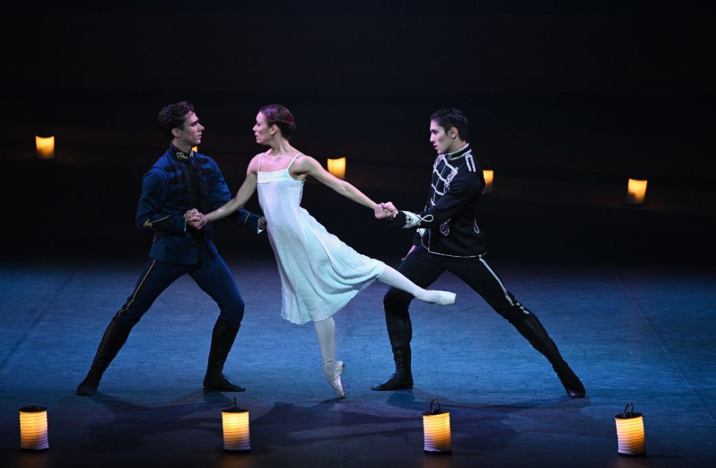Francesco Gabriele Frola (John de Bryan), Fernanda Oliveira (Raymonda) and Erik Woolhouse (Abdur) &copy; Laurent Liotardo