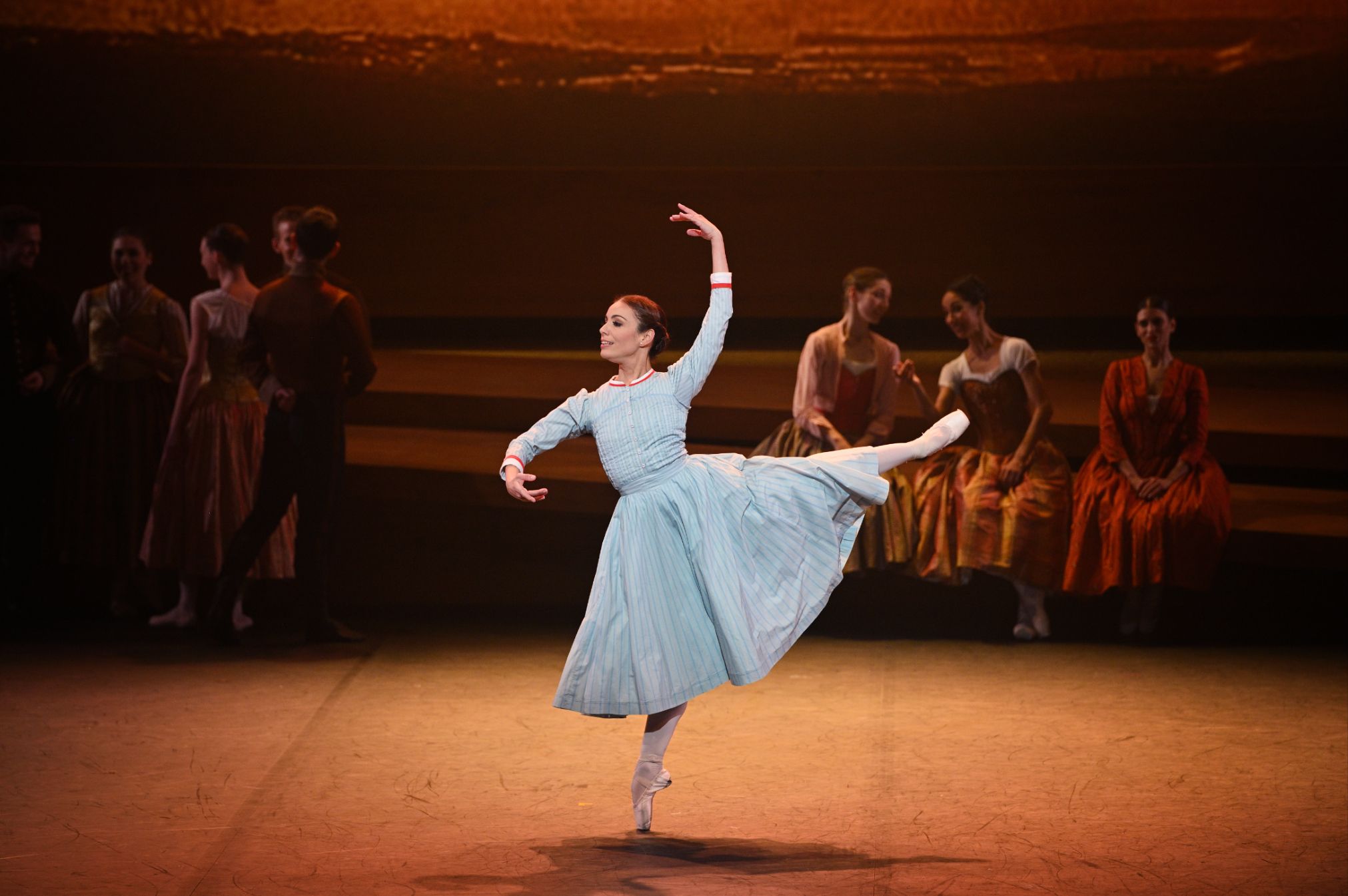 Fernanda Oliveira (Raymonda) &copy; Laurent Liotardo
