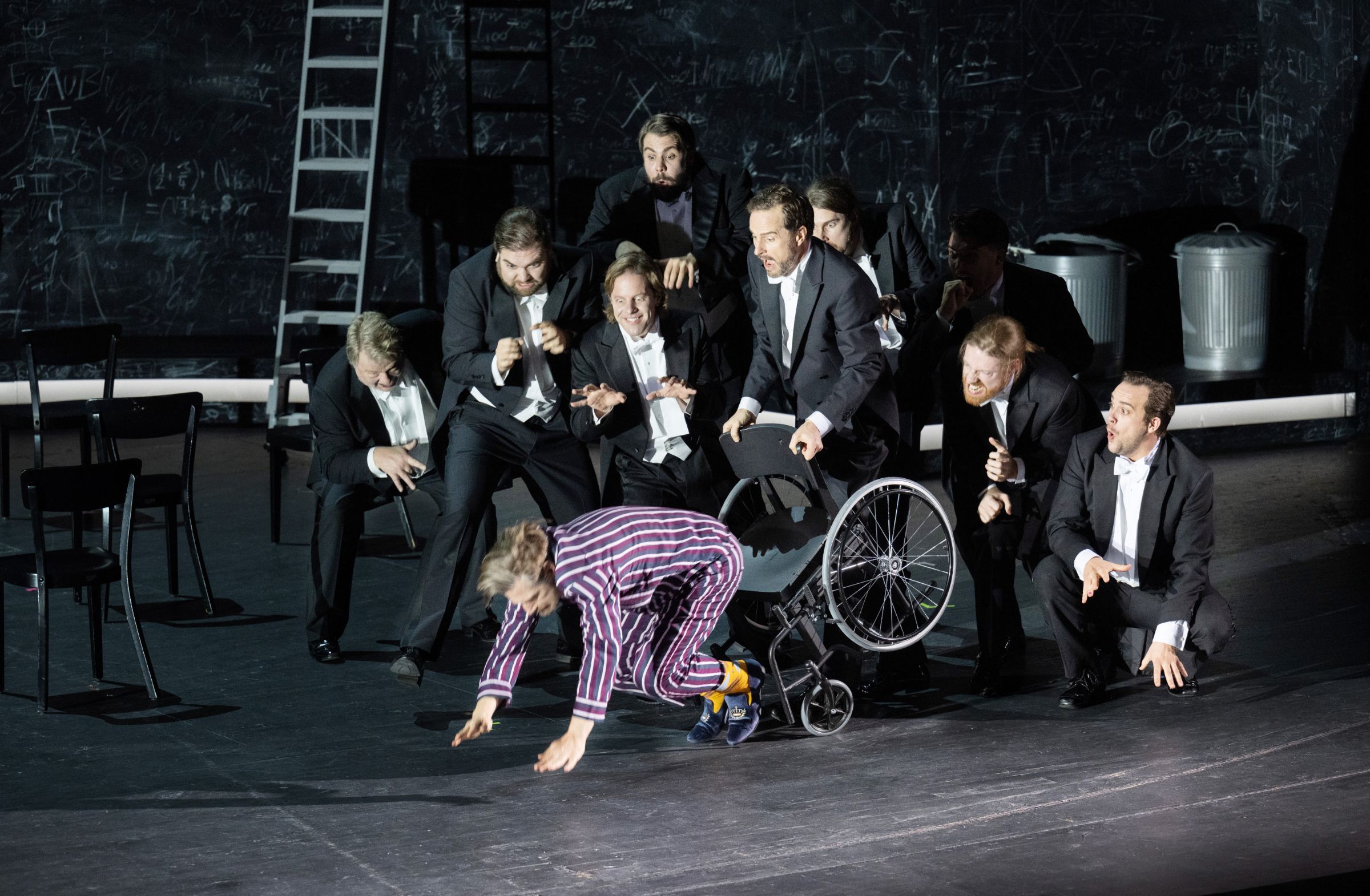 Michael Nagy (Sixtus Beckmesser) und die Meister &copy; Monika Rittershaus