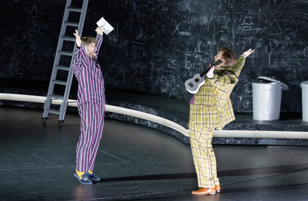 Michael Nagy (Sixtus Beckmesser) und Nicholas Brownlee (Hans Sachs) &copy; Monika Rittershaus