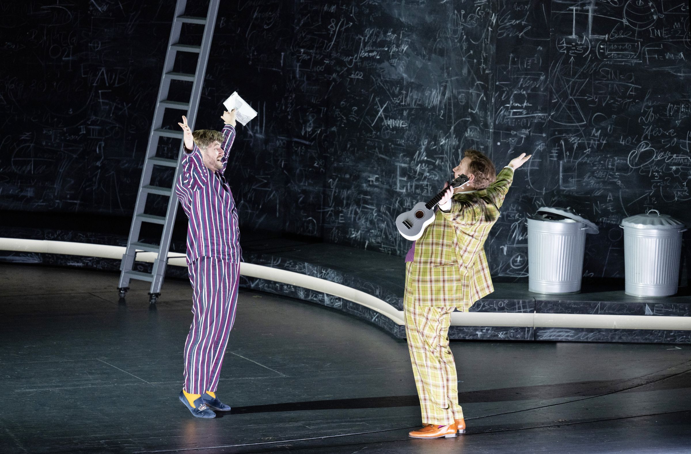 Michael Nagy (Sixtus Beckmesser) und Nicholas Brownlee (Hans Sachs) &copy; Monika Rittershaus