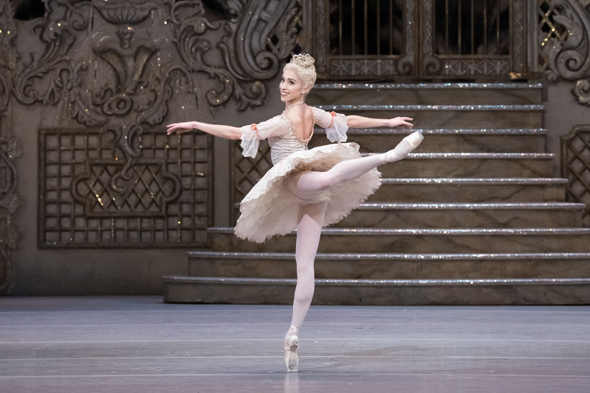 Yasmine Naghdi (Sugar Plum Fairy) &copy; ROH | Karolina Kuras (2017)