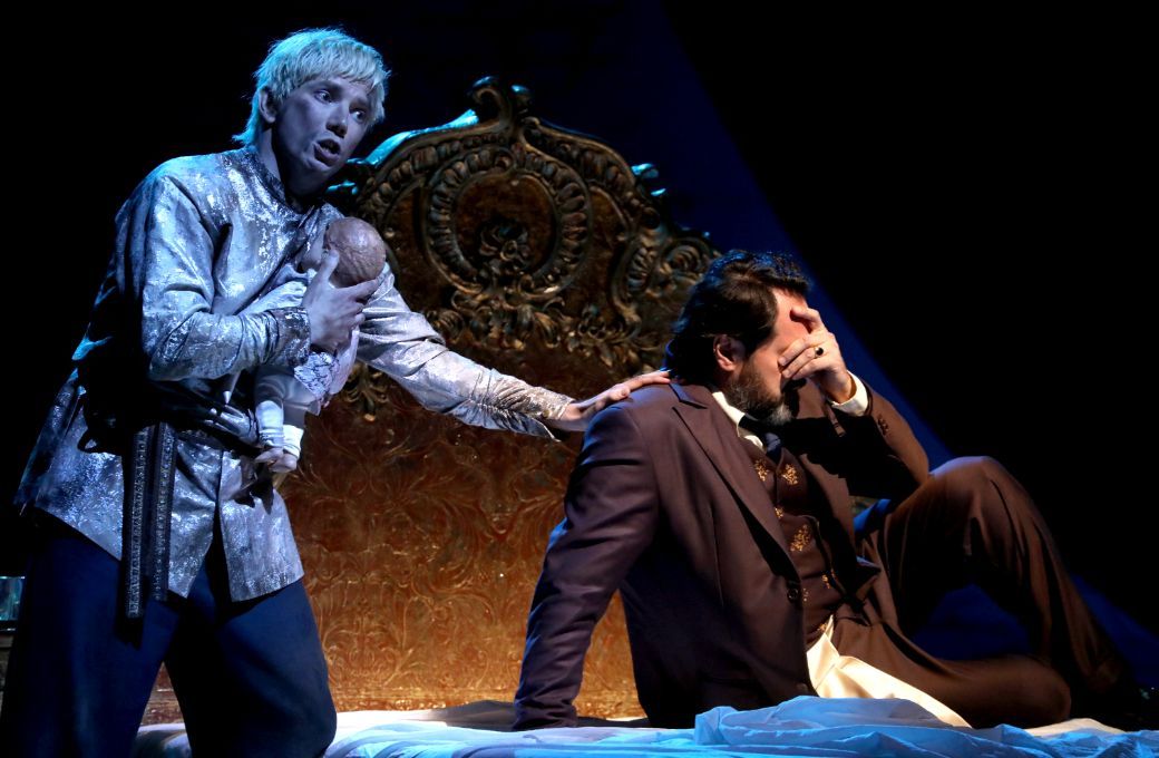 Yaroslav Abaimov (Simpleton) and Ildar Abdrazakov (Boris) &copy; Brescia &amp; Amisano | Teatro alla Scala