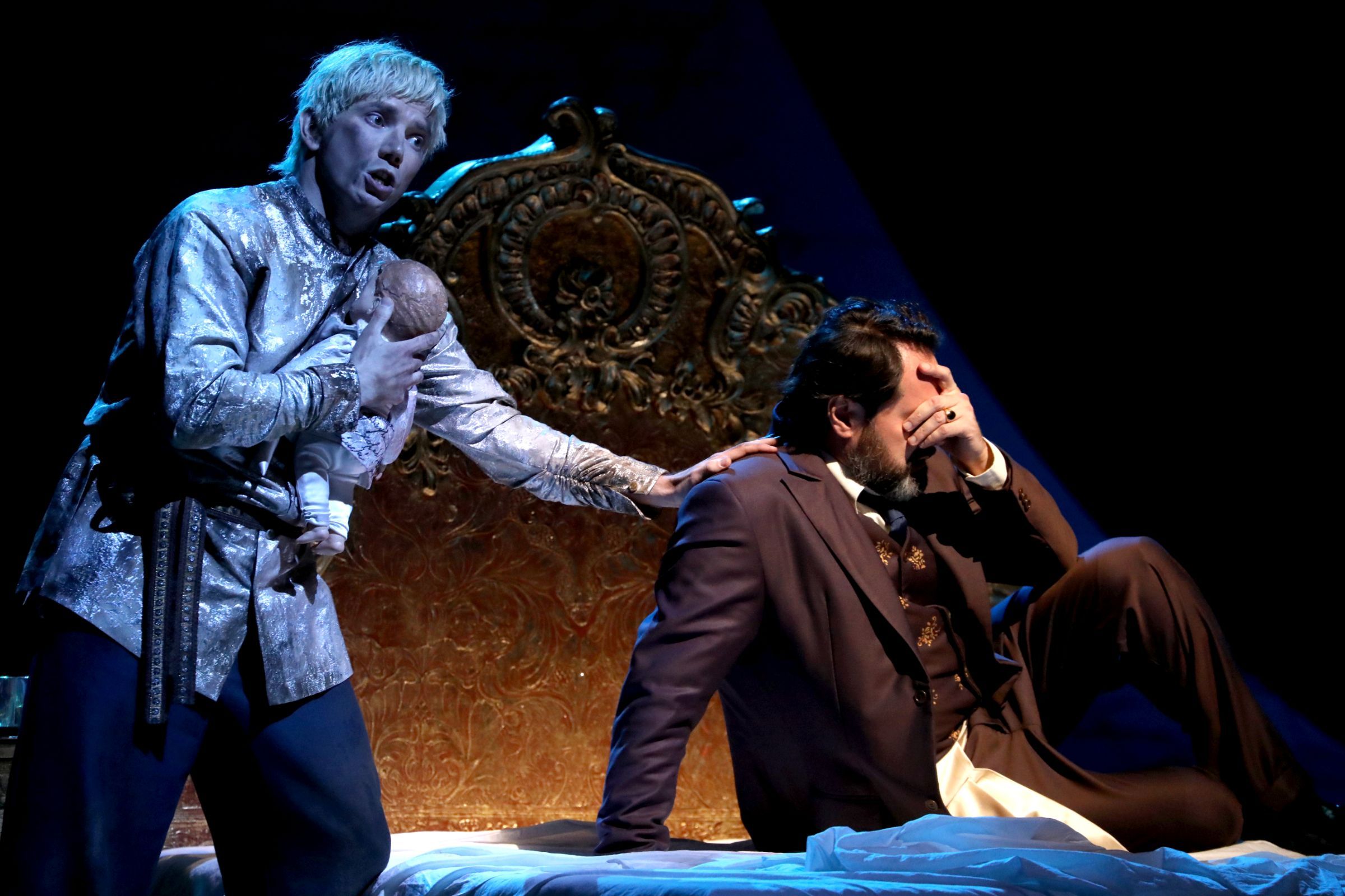 Yaroslav Abaimov (Simpleton) and Ildar Abdrazakov (Boris) &copy; Brescia &amp; Amisano | Teatro alla Scala