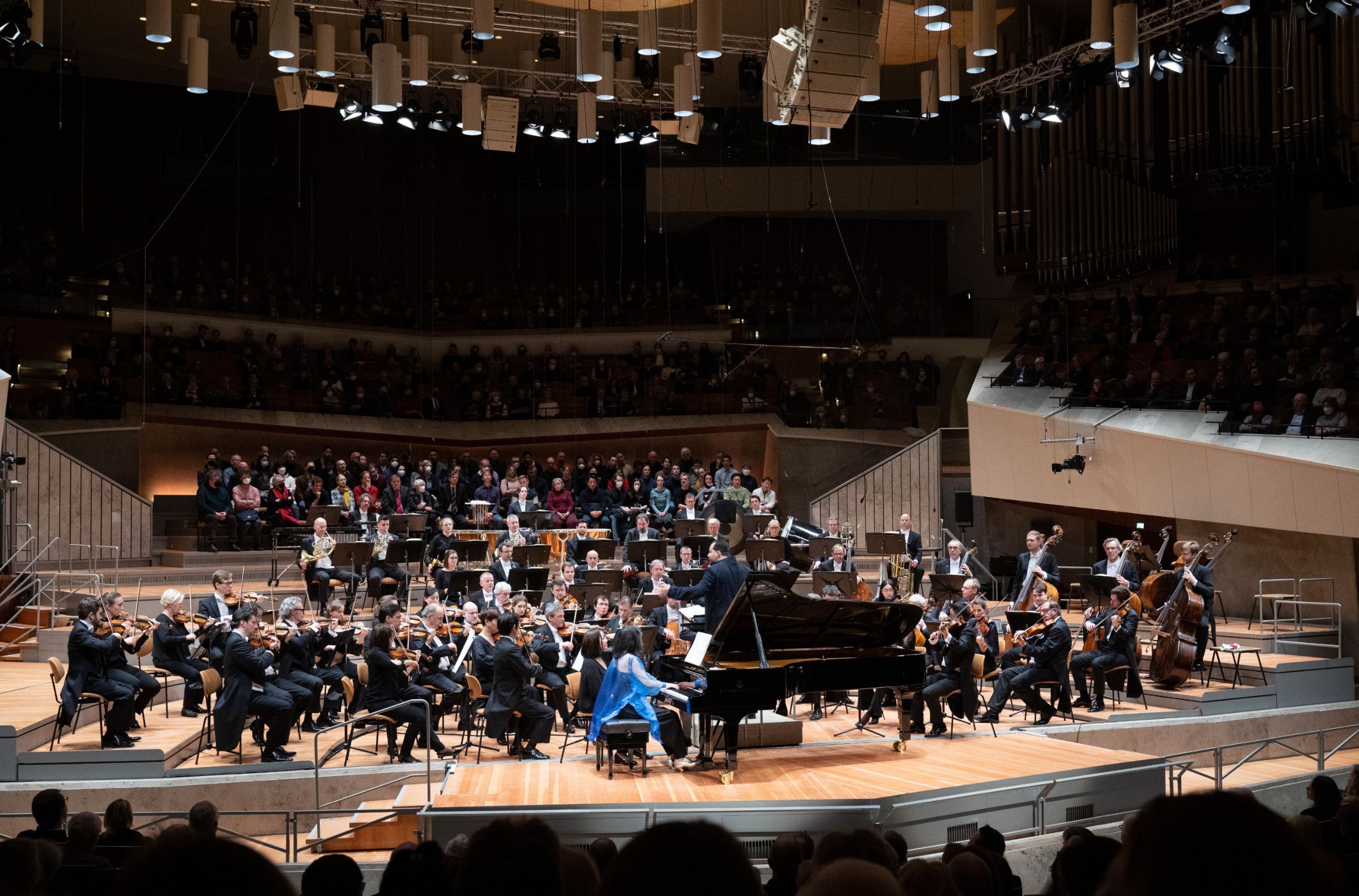 Mitsuko Uchida mit Andris Nelsons und den Berliner Philharmonikern &copy; Monika Rittershaus