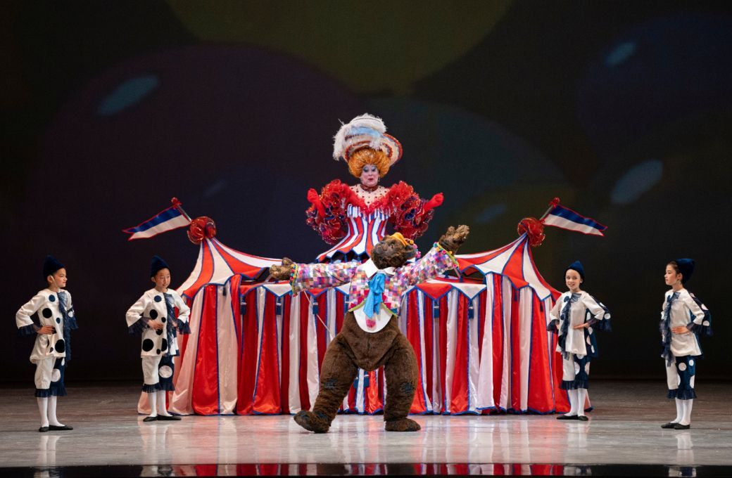 <i>The Nutcracker</i>, Act 2 &copy; Quinn Wharton