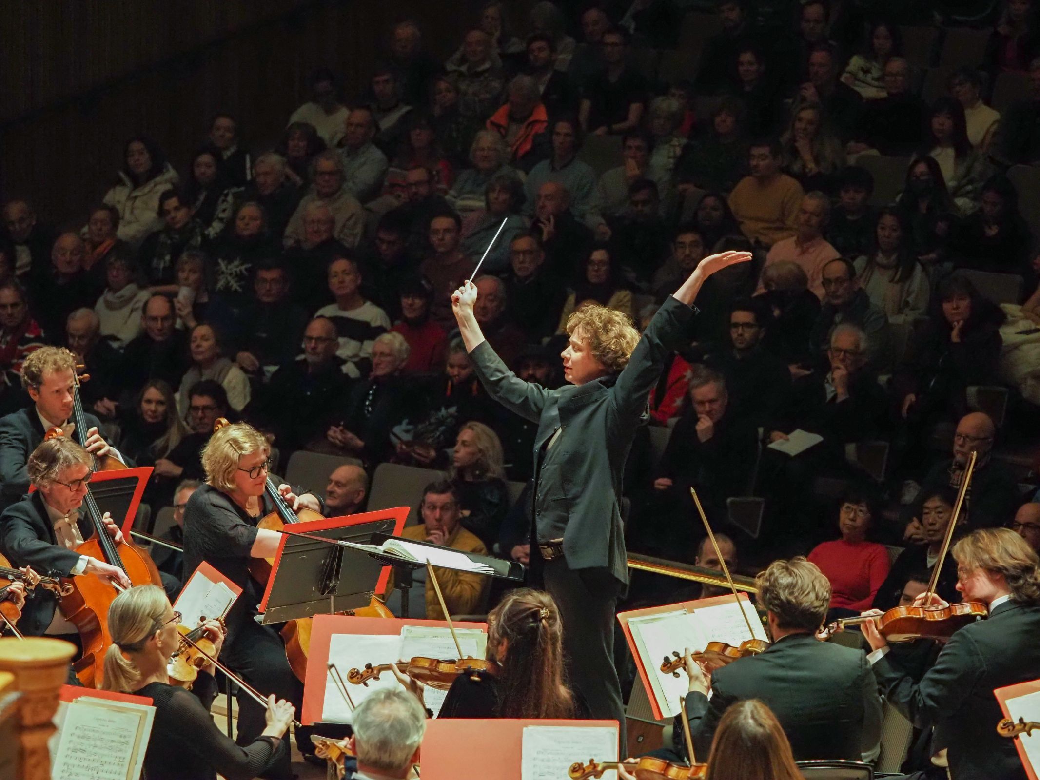 Santtu-Matias Rouvali conducts the Philharmonia &copy; Sisi Burn