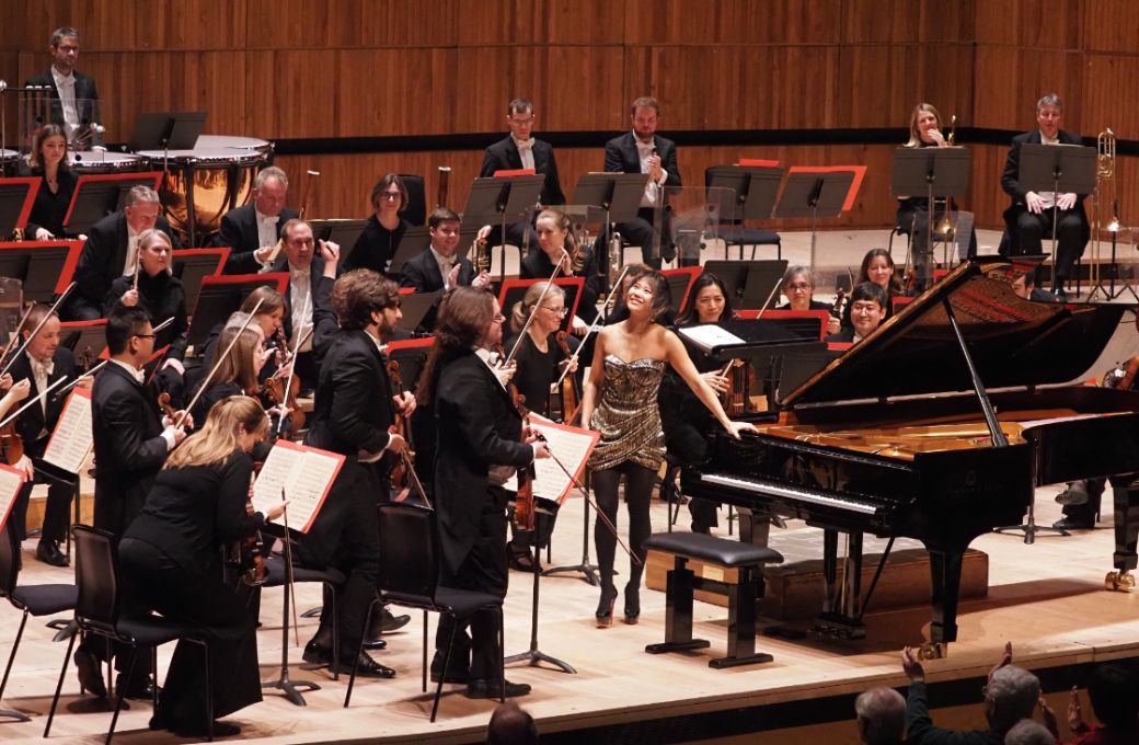 Yuja Wang and the Philharmonia &copy; Sisi Burn