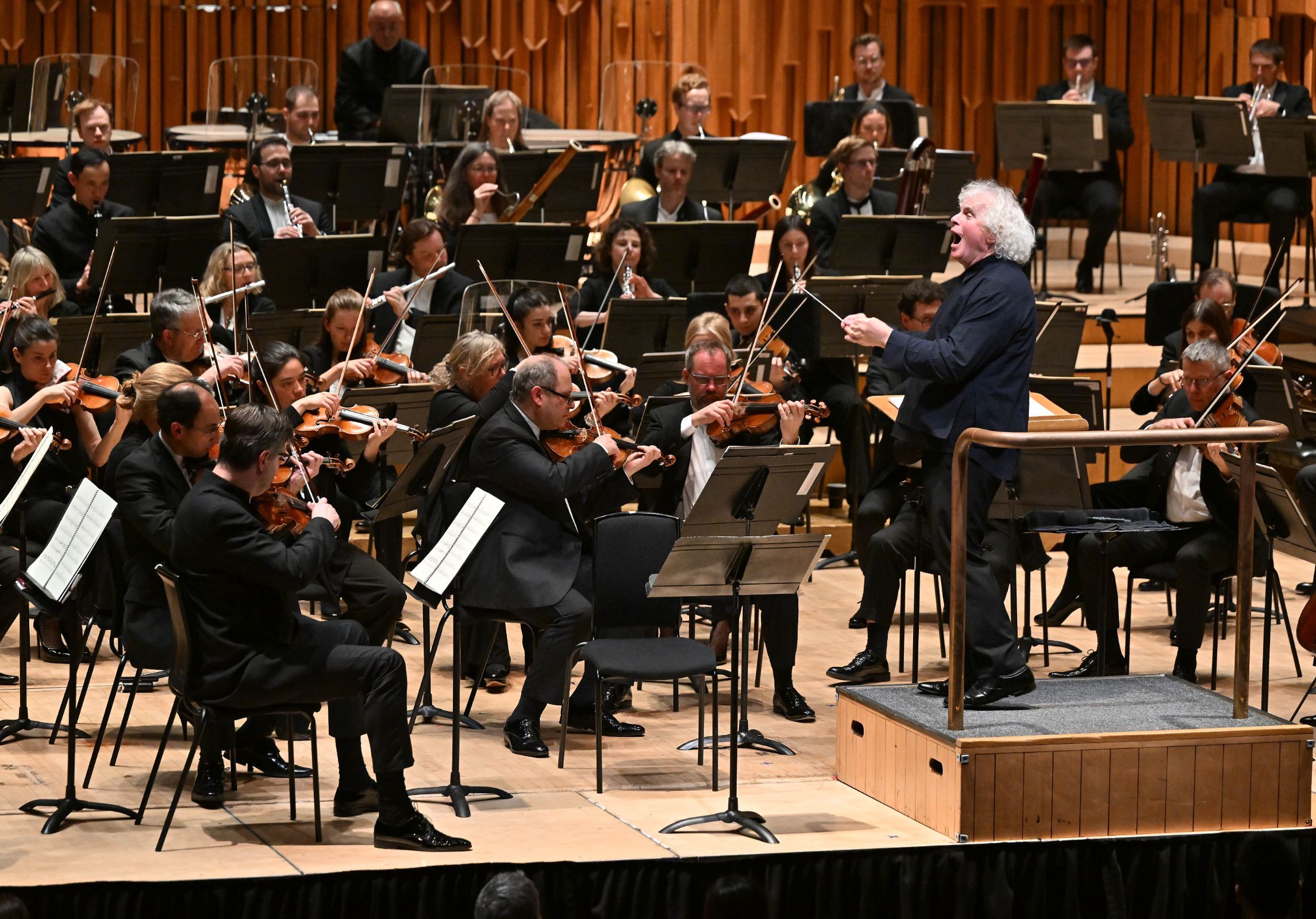 Sir Simon Rattle conducts the London Symphony Orchestra &copy; LSO | Mark Allan