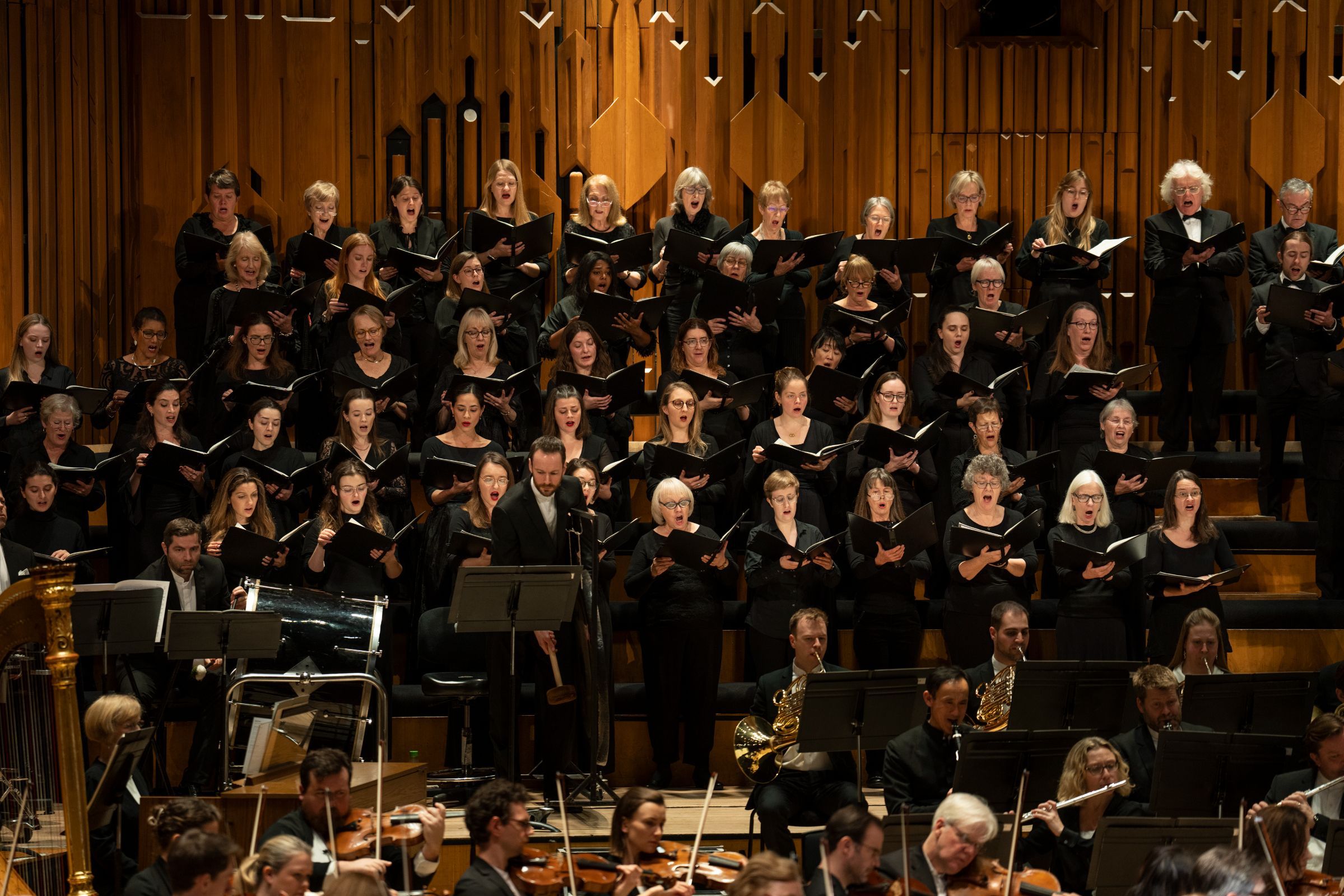 The London Symphony Chorus &copy; LSO | Andy Paradise