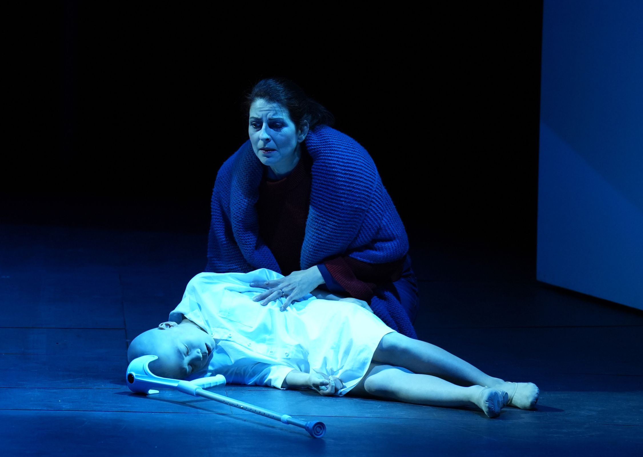 Wiener Sängerknabe (Amahl) and Dshamilja Kaiser (Amahl's Mother) &copy; Monika and Karl Forster