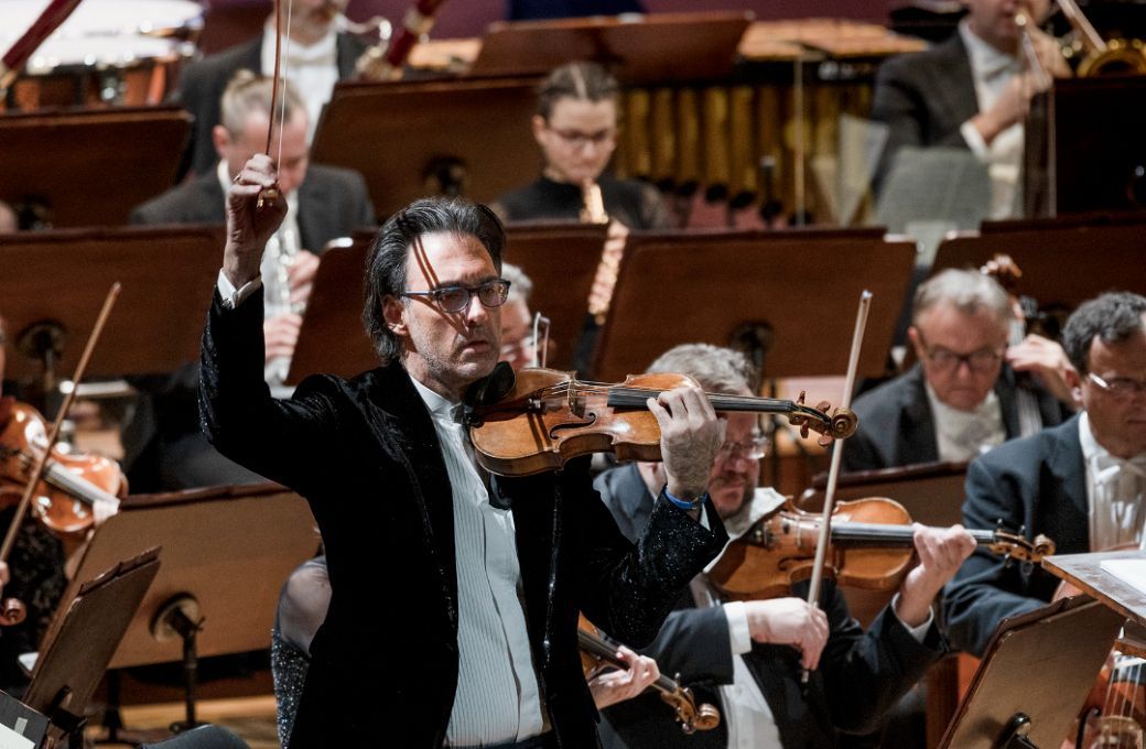 Leonidas Kavakos and the Czech Philharmonic &copy; Petr Kadlec