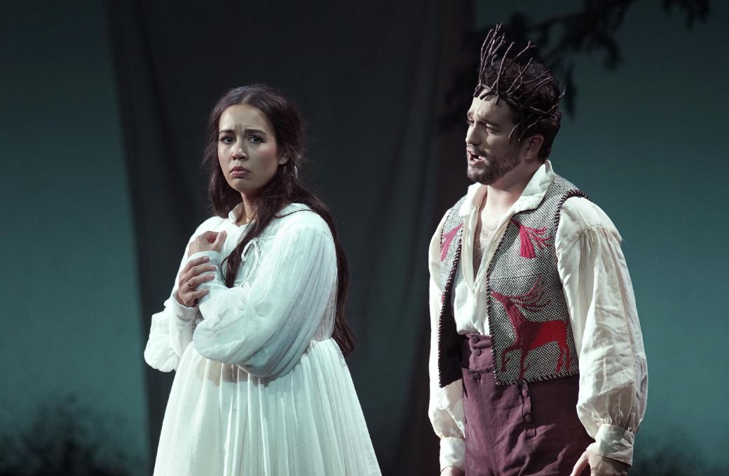 Nadine Sierra (Amina) y Xabier Anduaga (Elvino) &copy; Javier del Real | Teatro Real