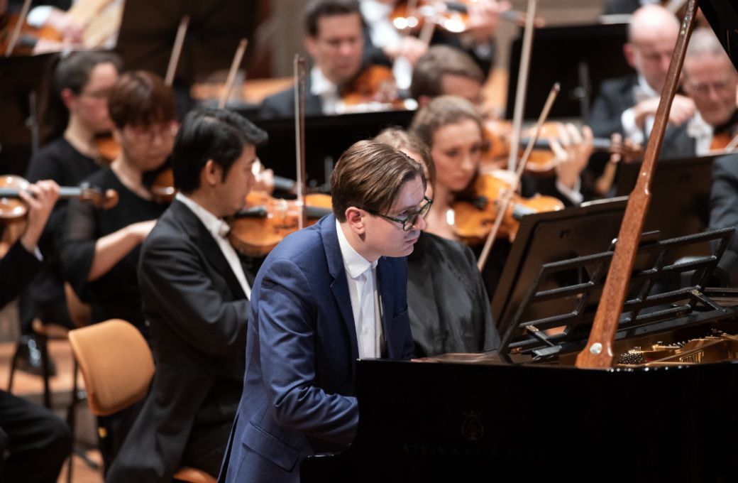 Víkingur Ólafsson and the Berliner Philharmoniker &copy; Monika Rittershaus