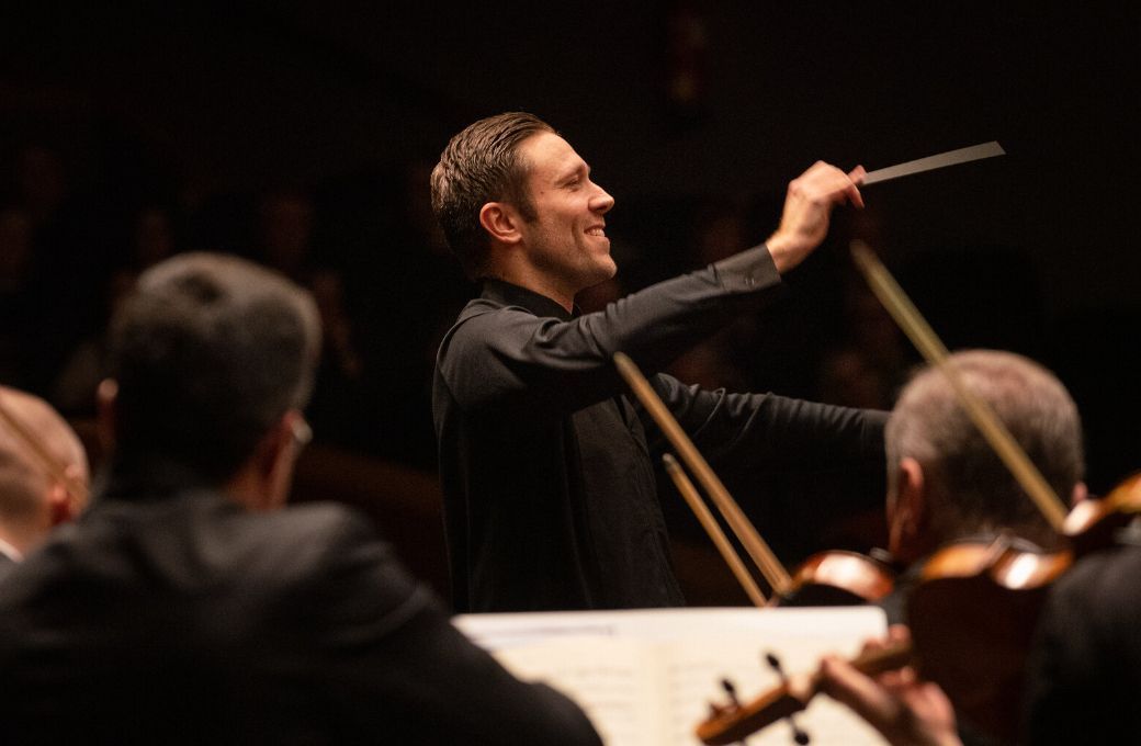 Roberto Gonz&aacute;lez-Monjas al frente de la Sinf&oacute;nica de Galicia &copy; Orquesta Sinf&oacute;nica de Galicia