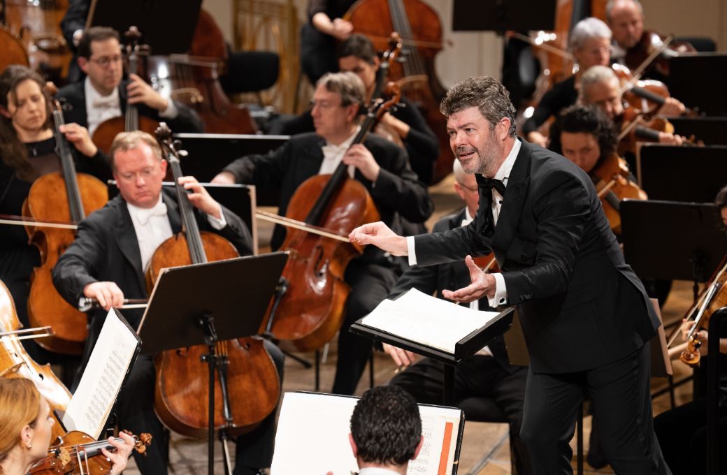 Pablo Heras-Casado dirigiert die Wiener Symphoniker beim Tourneeauftakt im Konzerthaus Wien &copy; Lukas Beck
