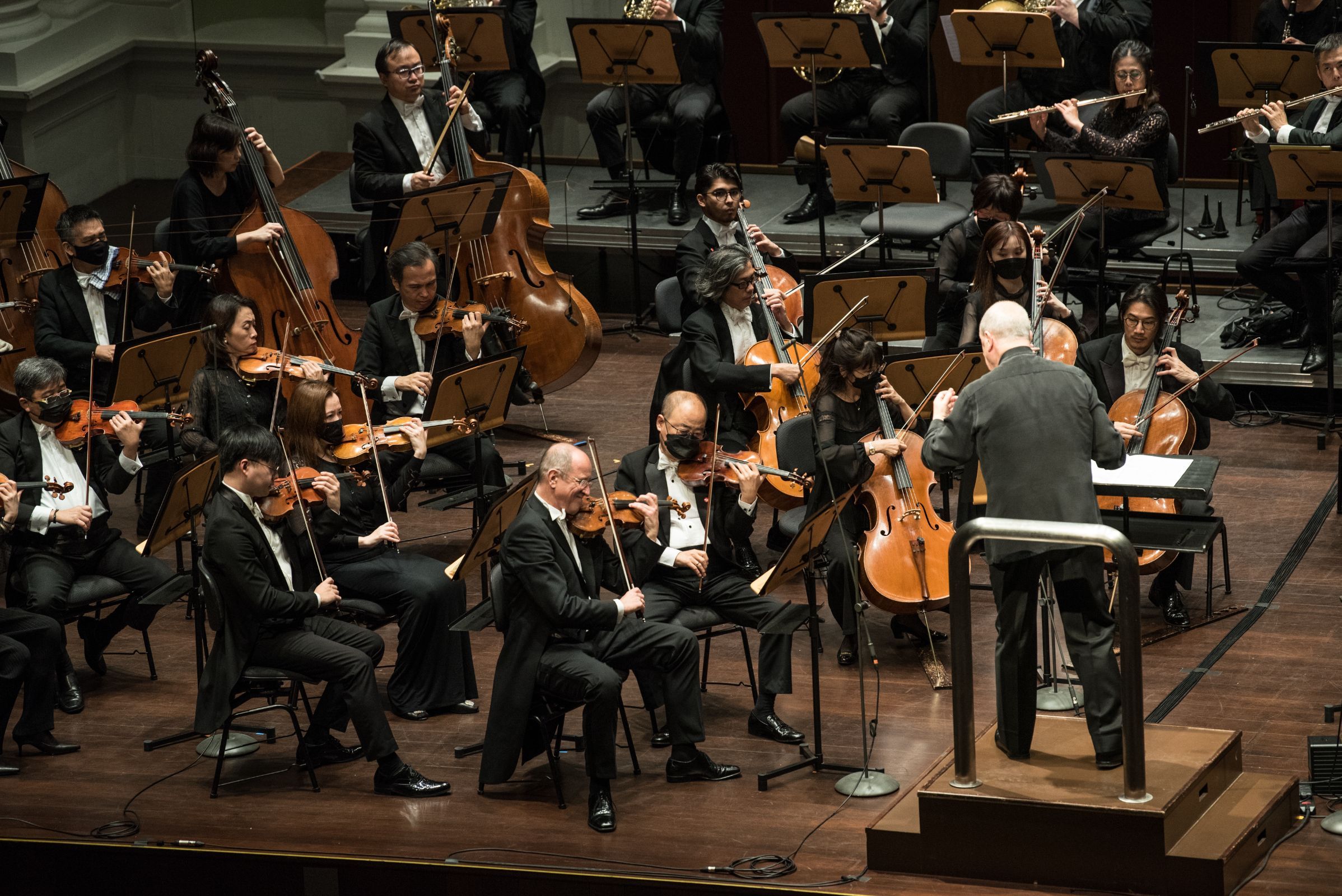 Hans Graf conducts the Singapore Symphony Orchestra &copy; Singapore Symphony Orchestra | Jack Yam