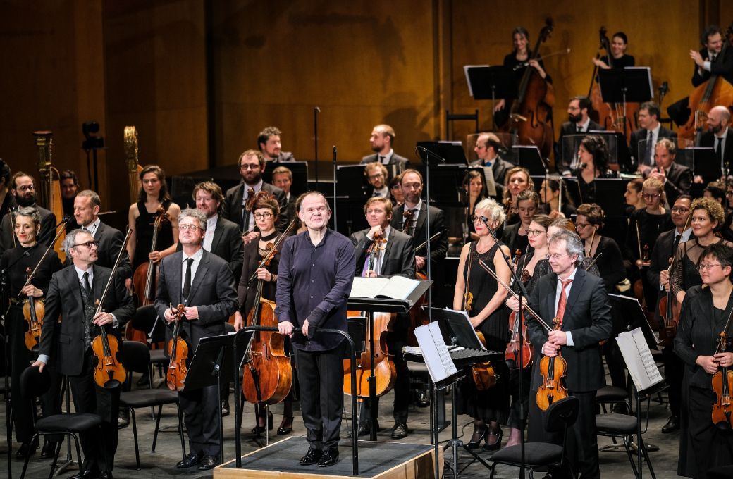 François-Xavier Roth et Les Siècles saluent les spectateurs de leurs 20 ans &copy; Cyprien Tollet