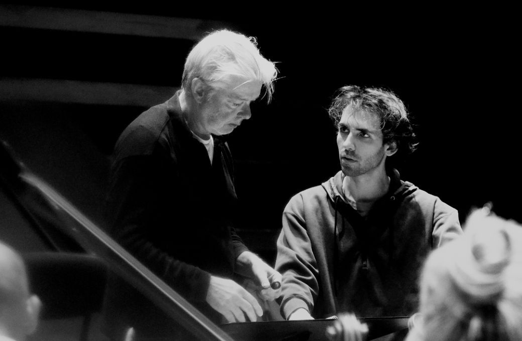 Jukka-Pekka Saraste et Alexandre Kantorow en répétition © Sandrine Expilly