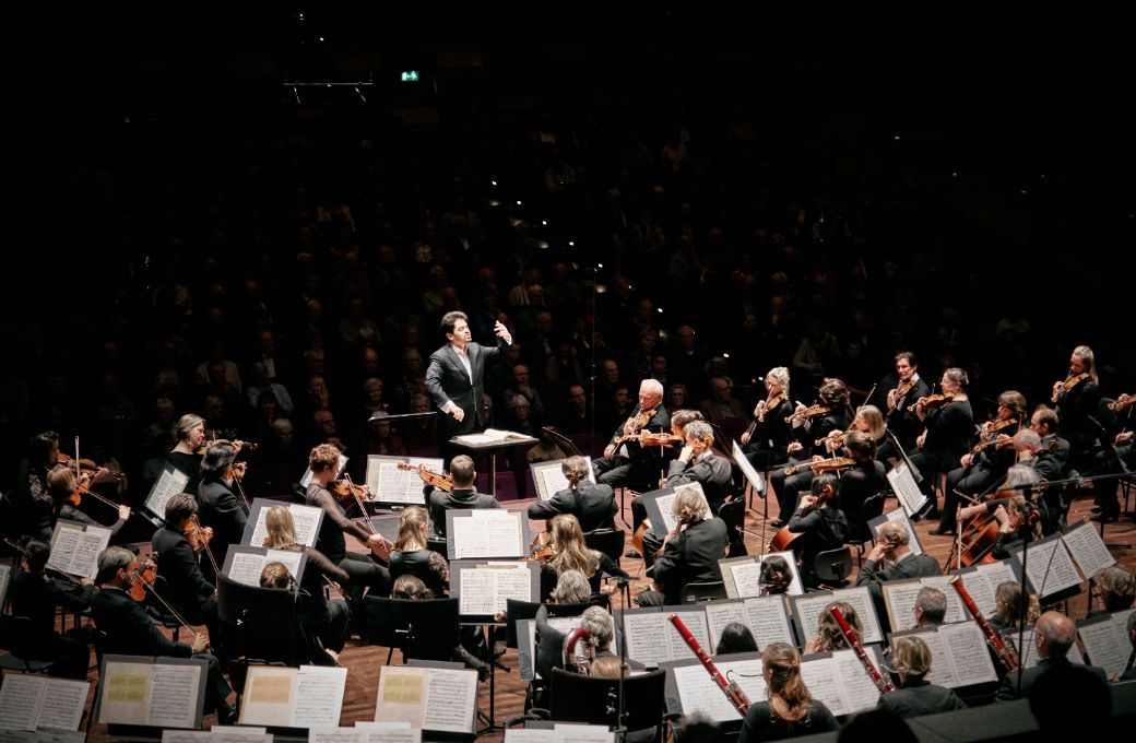 Lahav Shani conducts the Rotterdam Philharmonic Orchestra &copy; Eduardus Lee