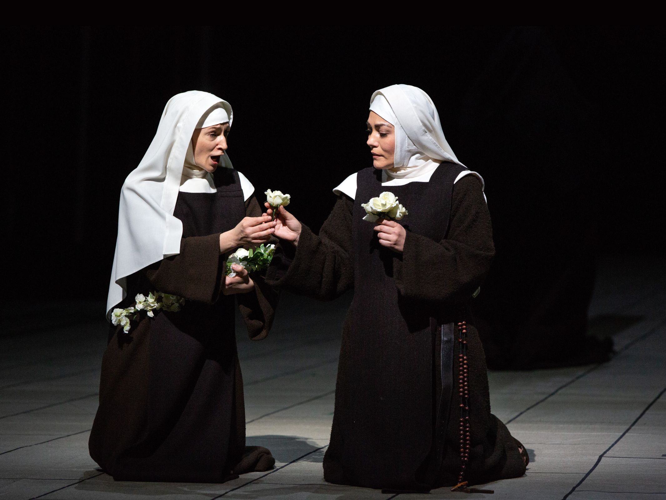 Sabine Devieilhe (Sœur Constance) and Ailyn Pérez (Blanche) &copy; Marty Sohl | Met Opera