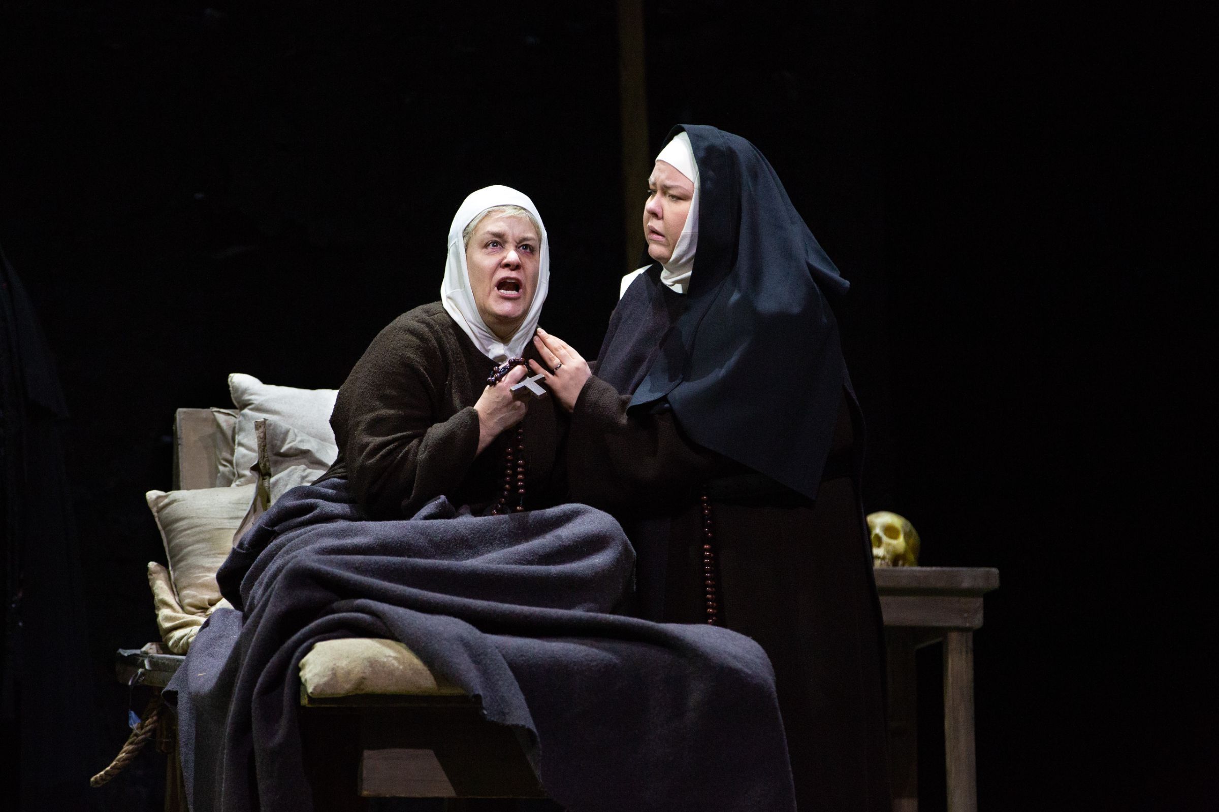 Alice Coote (Madame de Croissy) and Jamie Barton (Mère Marie) &copy; Marty Sohl | Met Opera