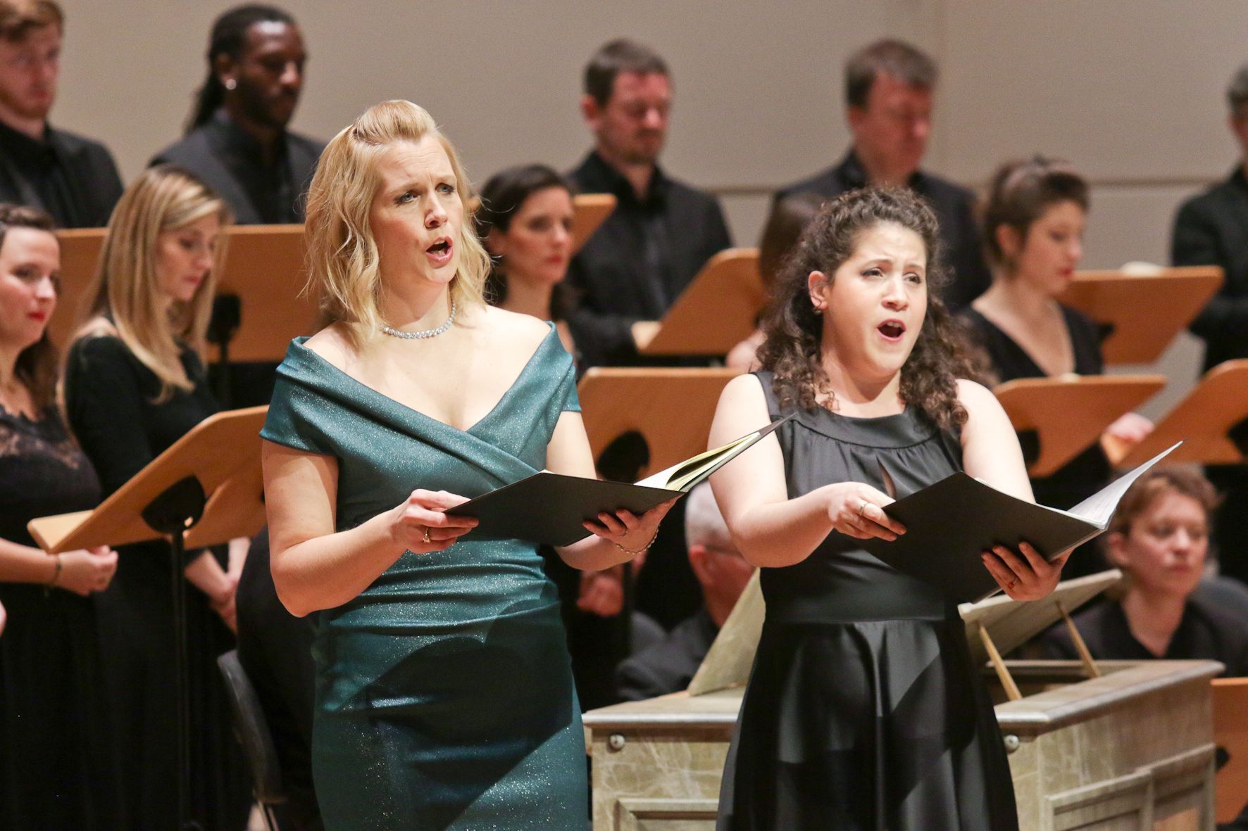 Julia Kleiter und Hagar Sharvit &copy; Petra Coddington