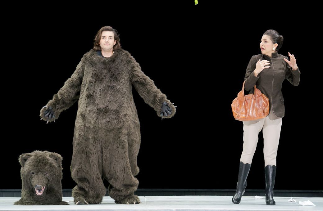 Albert Memeti (Wenzel) und Andżelika Wiśniewska (Háta) © Werner Kmetitsch