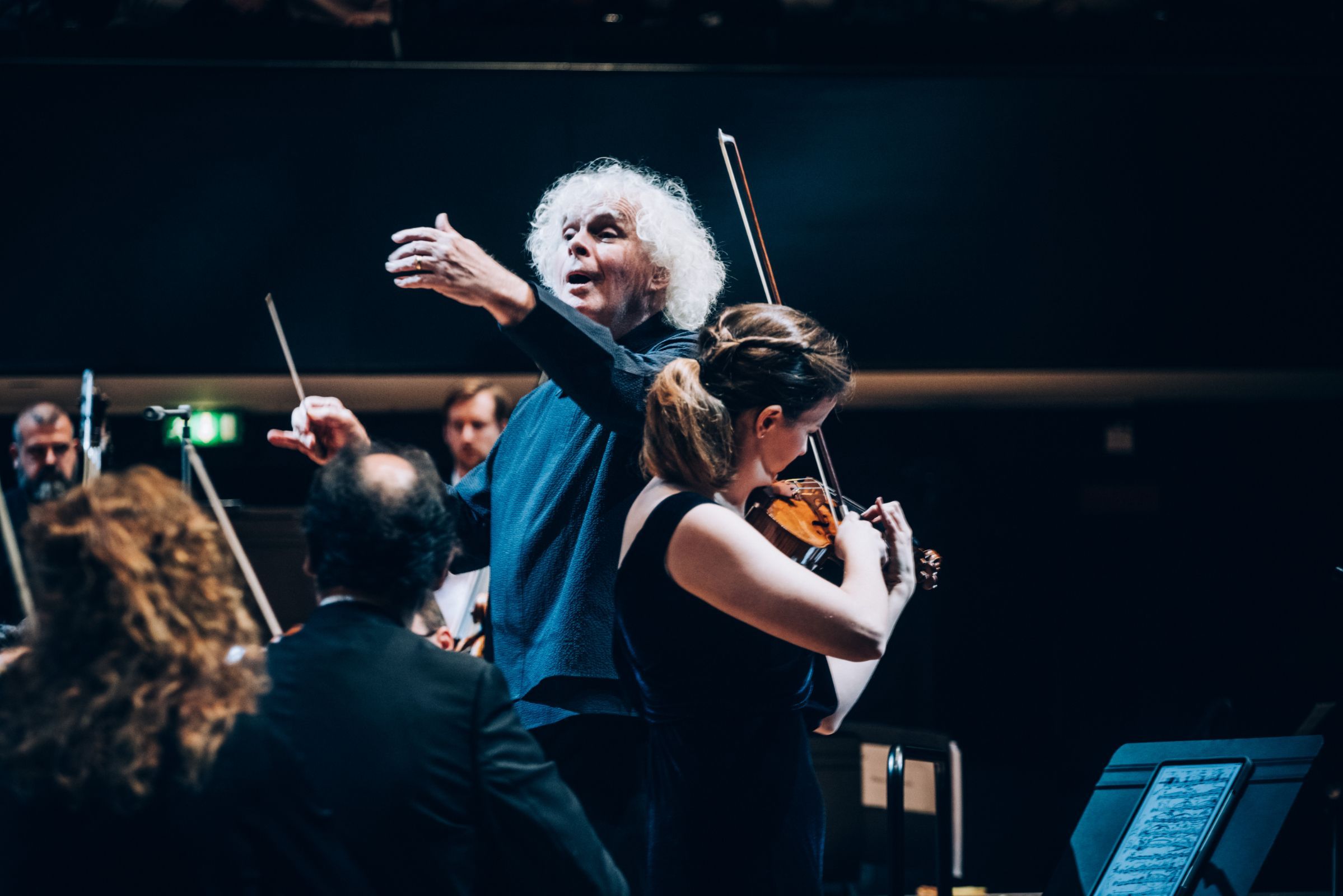 Simon Rattle, Veronika Eberle et le LSO à la Philharmonie de Paris © Alexandre Wallon / Cheeese
