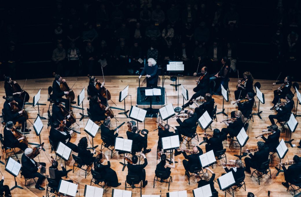 Simon Rattle dirige le LSO à la Philharmonie de Paris © Alexandre Wallon / Cheeese