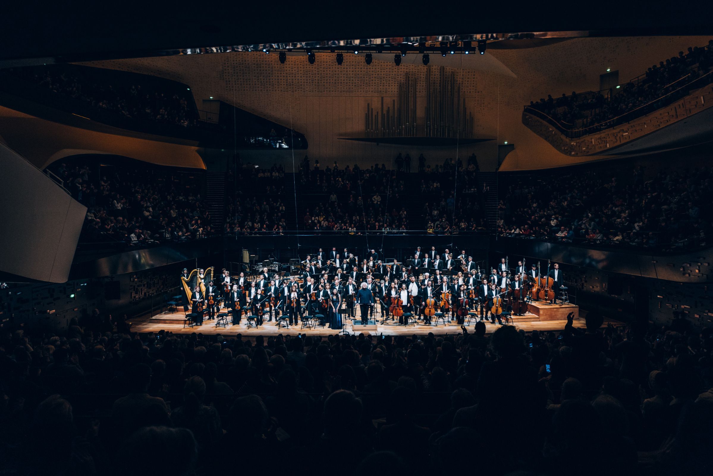 Simon Rattle et le LSO à la Philharmonie de Paris © Alexandre Wallon / Cheeese